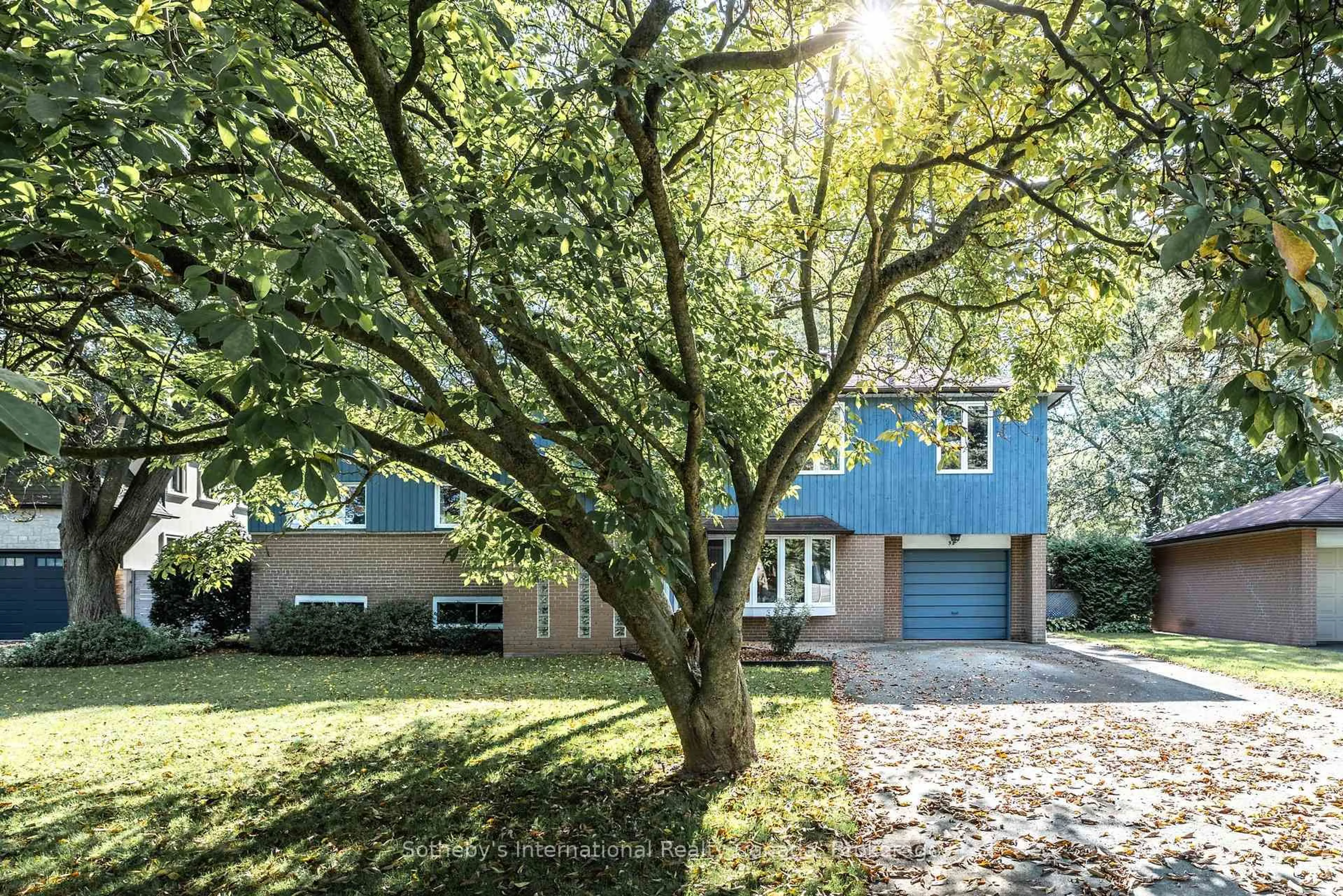 Home with brick exterior material, street for 98 Selgrove Cres, Oakville Ontario L6L 1L3