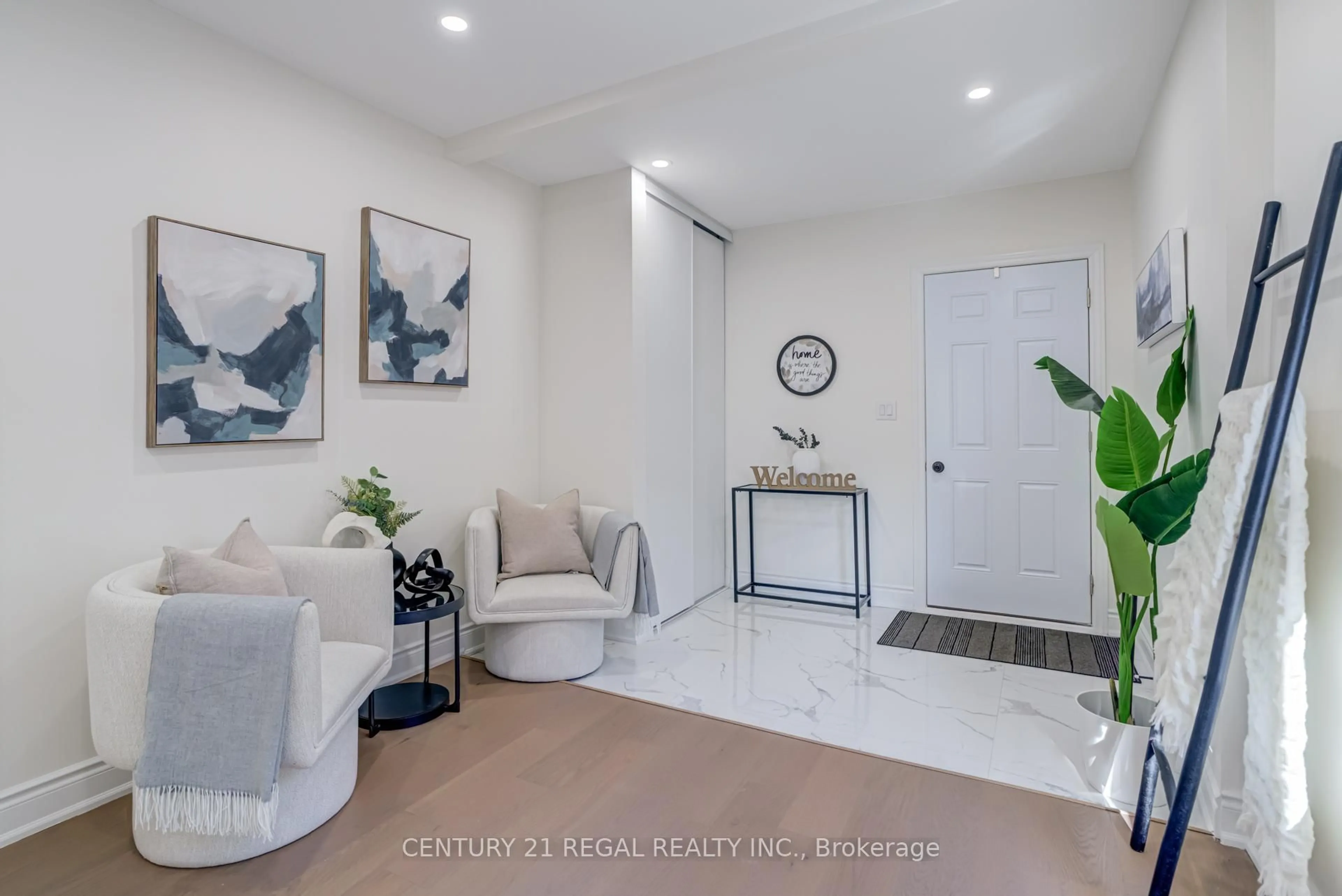 Indoor entryway for 26 Alyward St, Toronto Ontario M6M 3L2