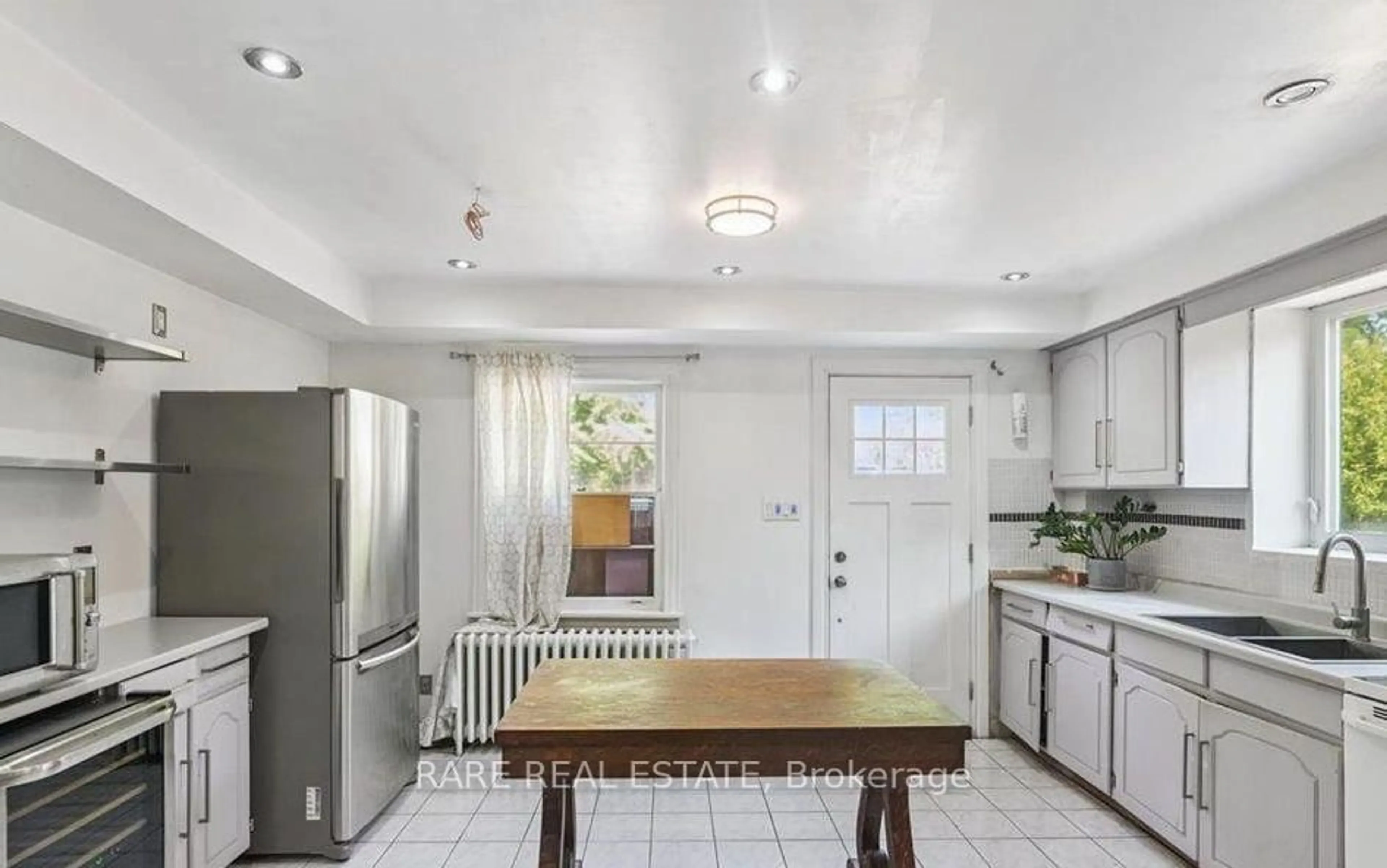 Unknown for 73 Yarrow Rd, Toronto Ontario M6M 4E4