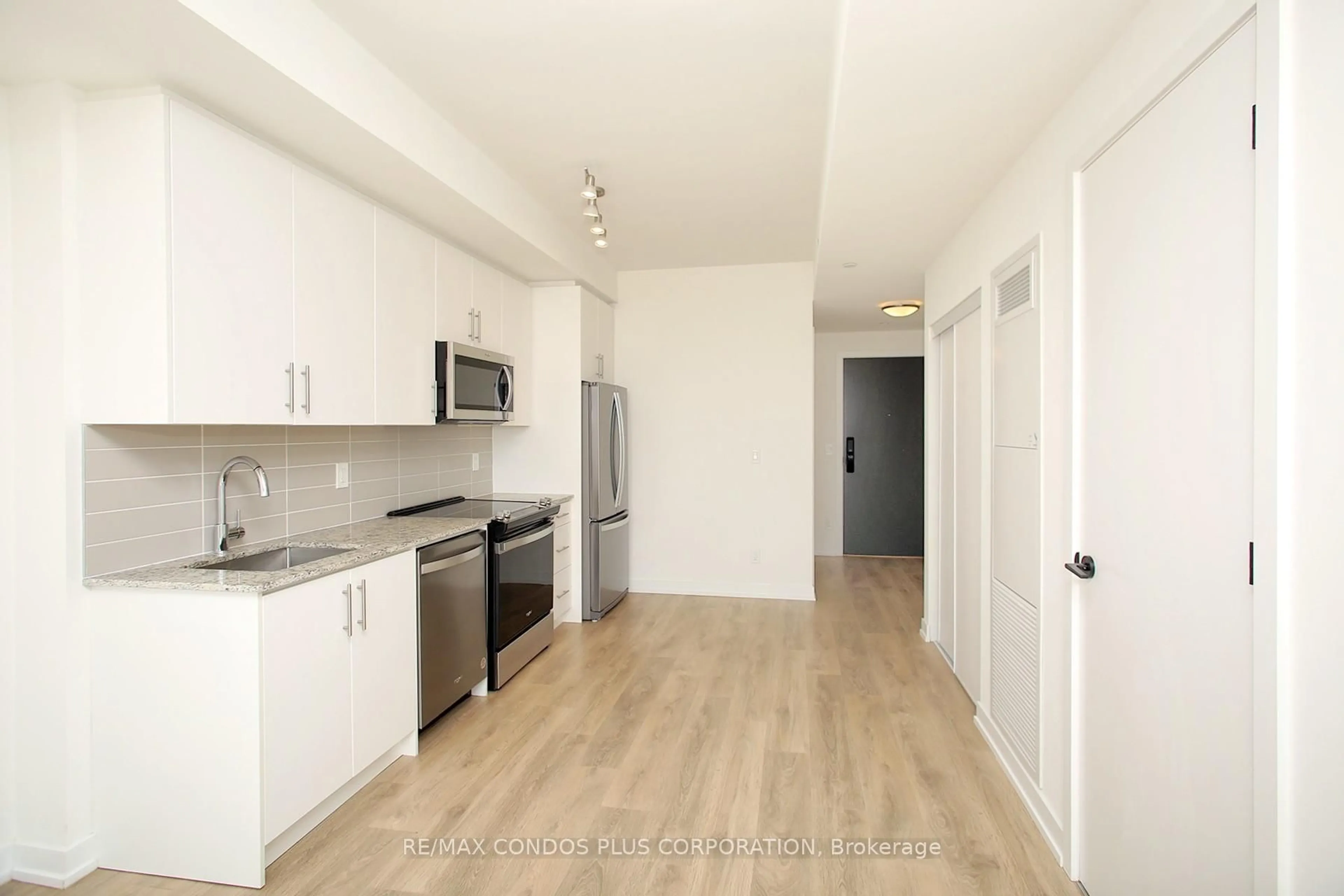 Standard kitchen, unknown for 345 Wheat Boom Dr #709, Oakville Ontario L6H 7X4