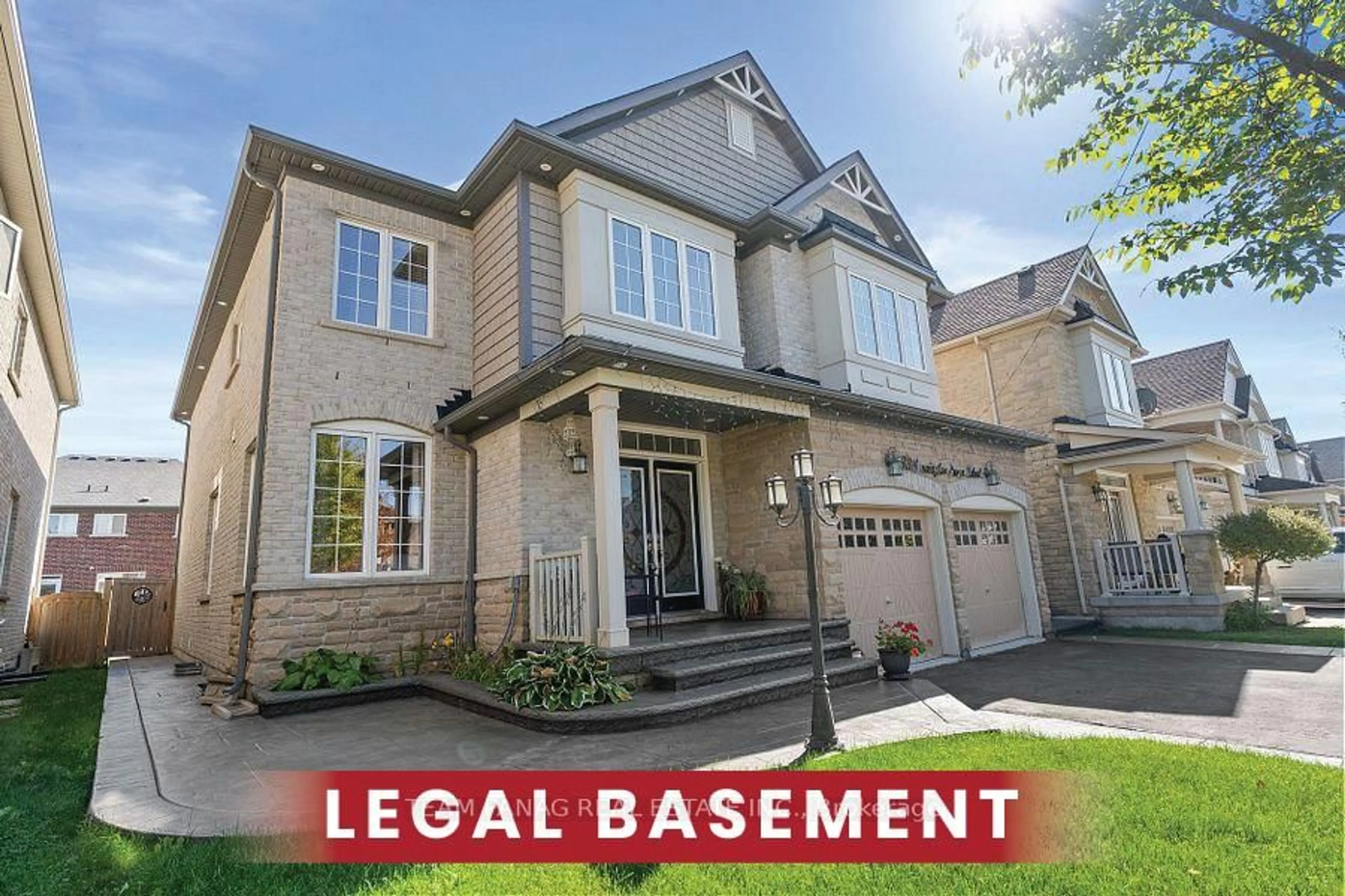 Home with brick exterior material, street for 33 Bonnieglen Farm Blvd, Caledon Ontario L7C 3X8