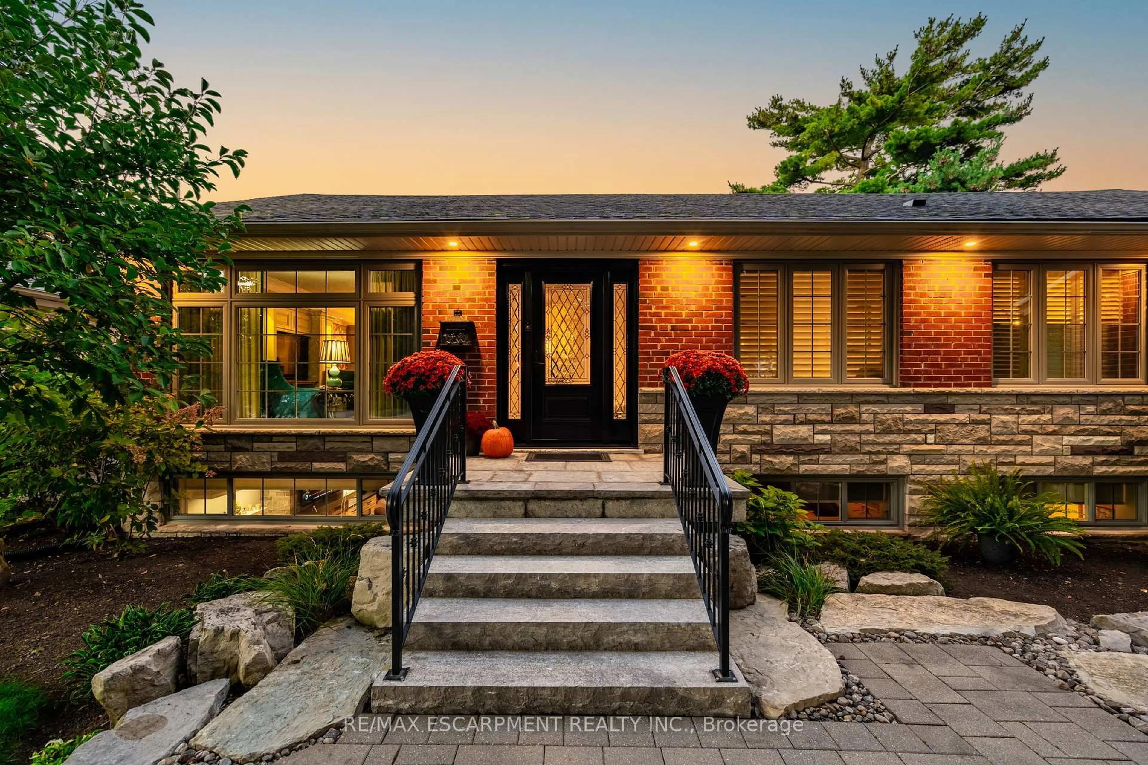 Home with brick exterior material, street for 665 King Rd, Burlington Ontario L7T 3K5
