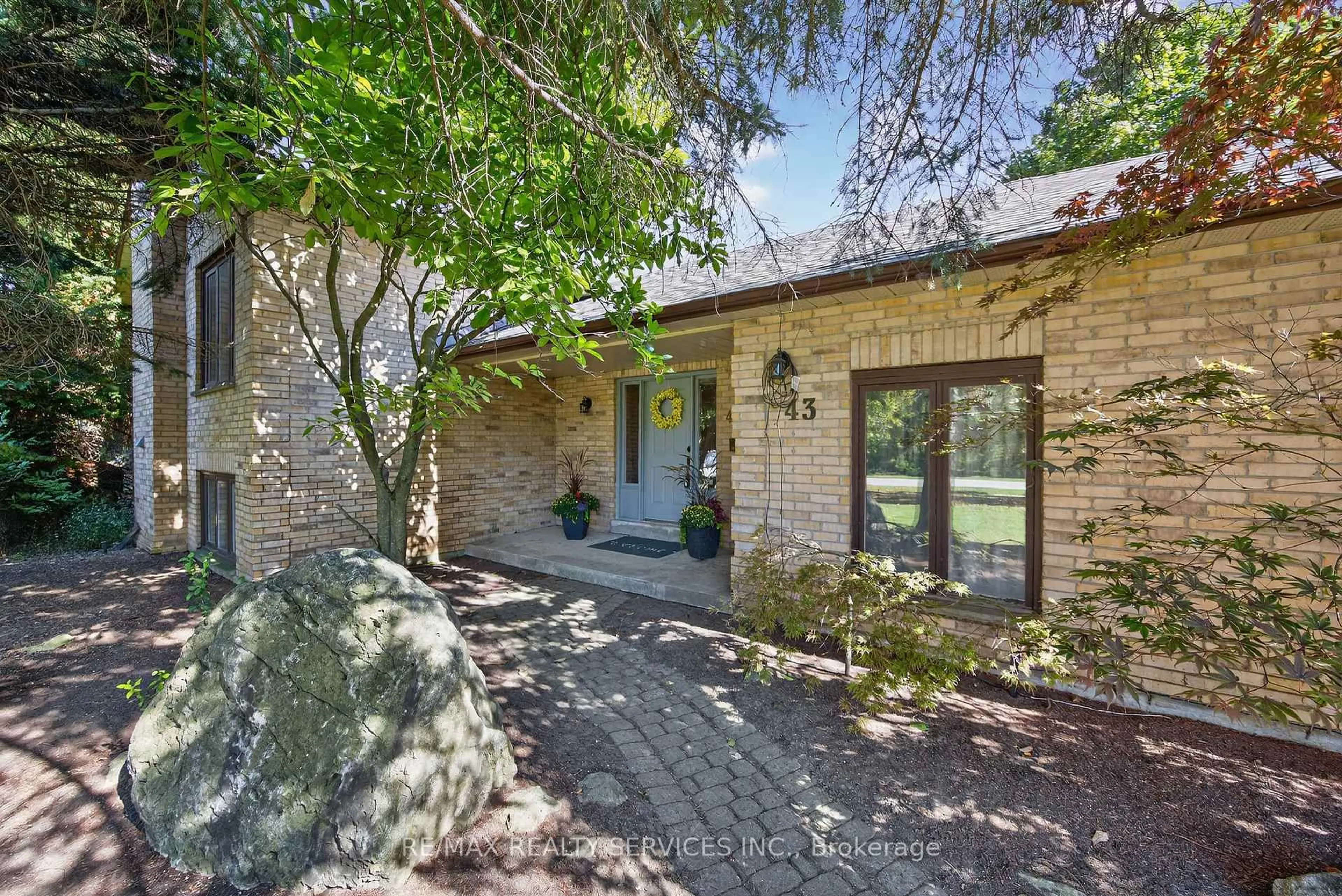 Unknown for 43 Mccort Dr, Caledon Ontario L7K 0B4