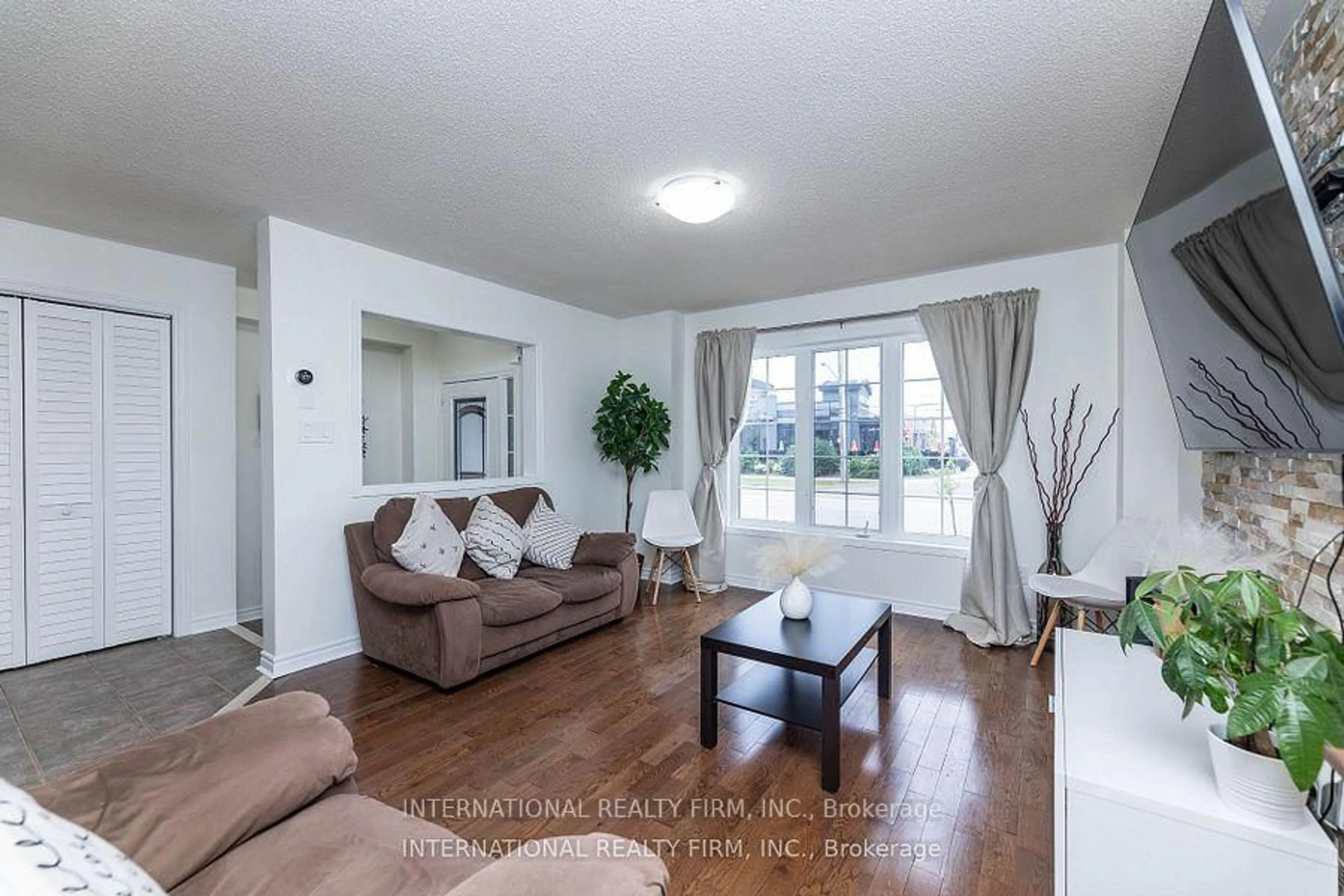 Living room with furniture, unknown for 1855 Appleby Line, Burlington Ontario L7L 7M1