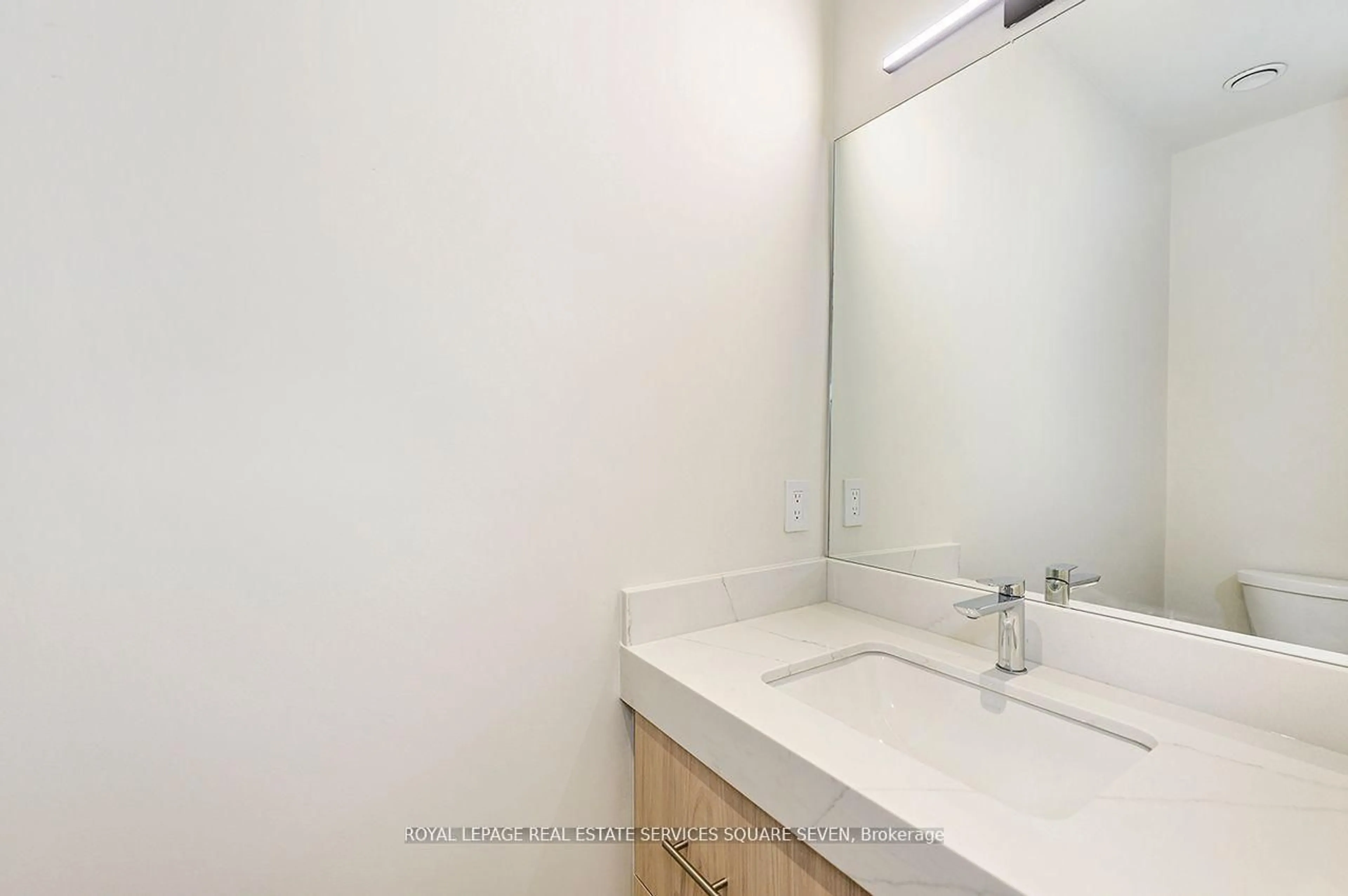 Standard bathroom, unknown for 123 Maurice Dr #412, Oakville Ontario L6K 2W6