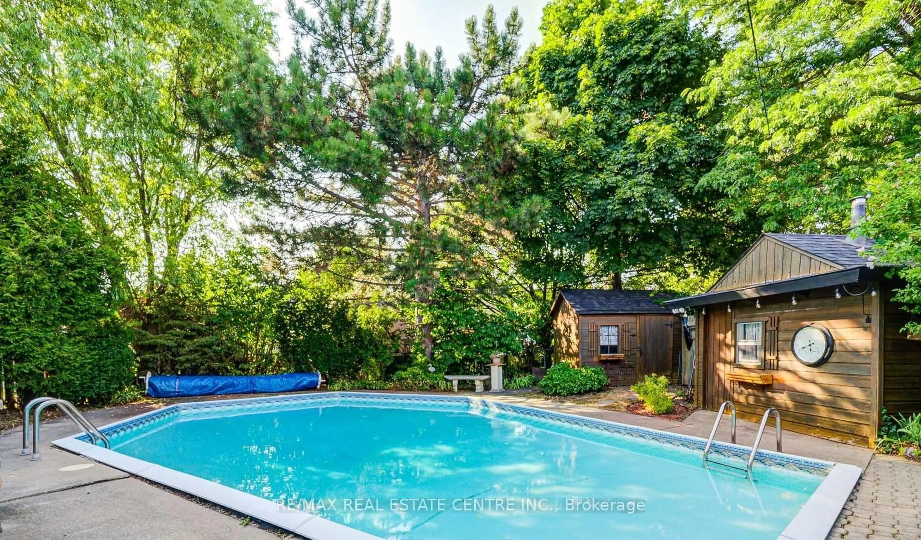 Pool for 130 Cornwall Rd, Brampton Ontario L6W 1P3
