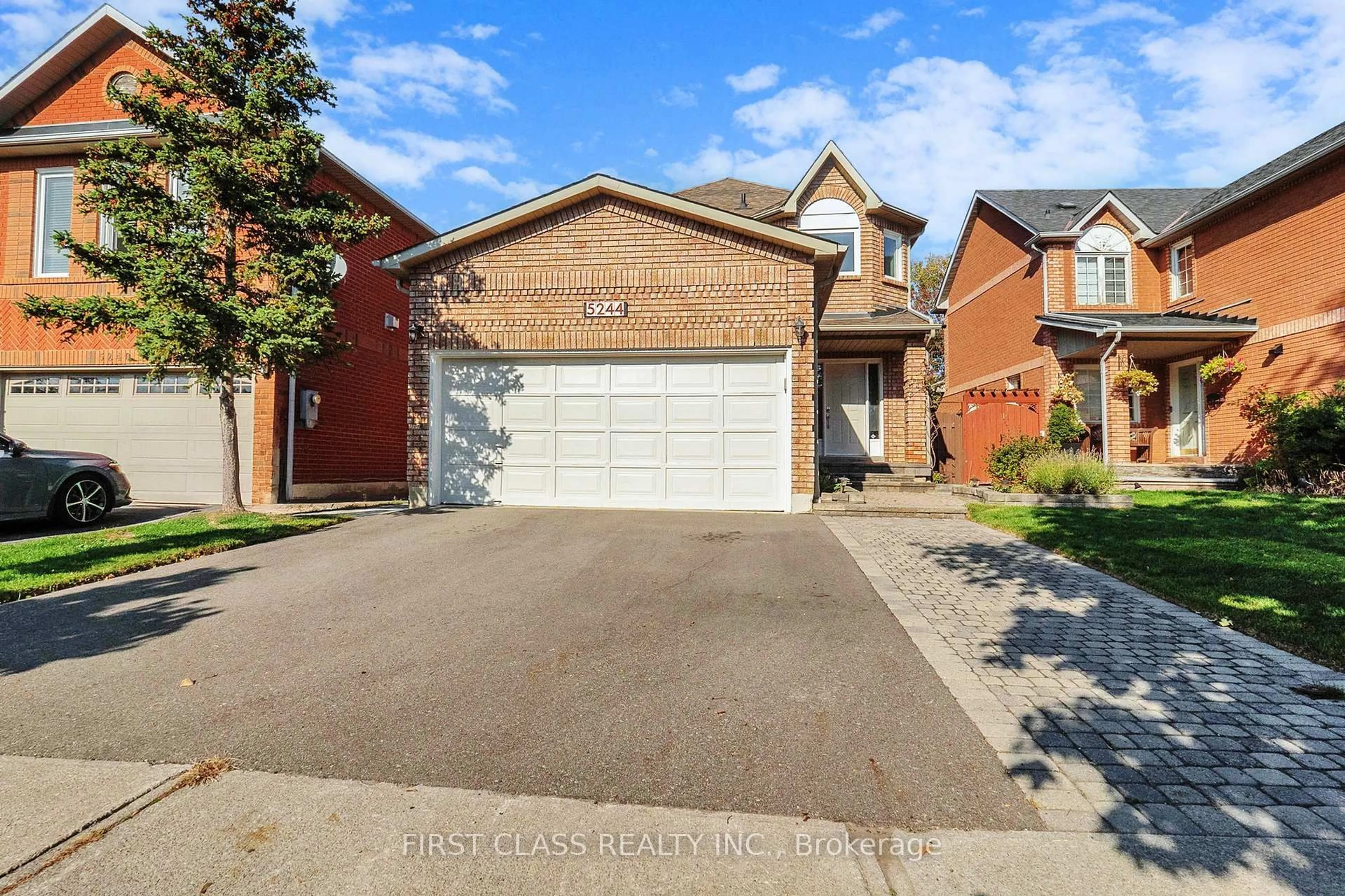 Home with brick exterior material, street for 5244 Floral Hill Cres, Mississauga Ontario L5V 1V4