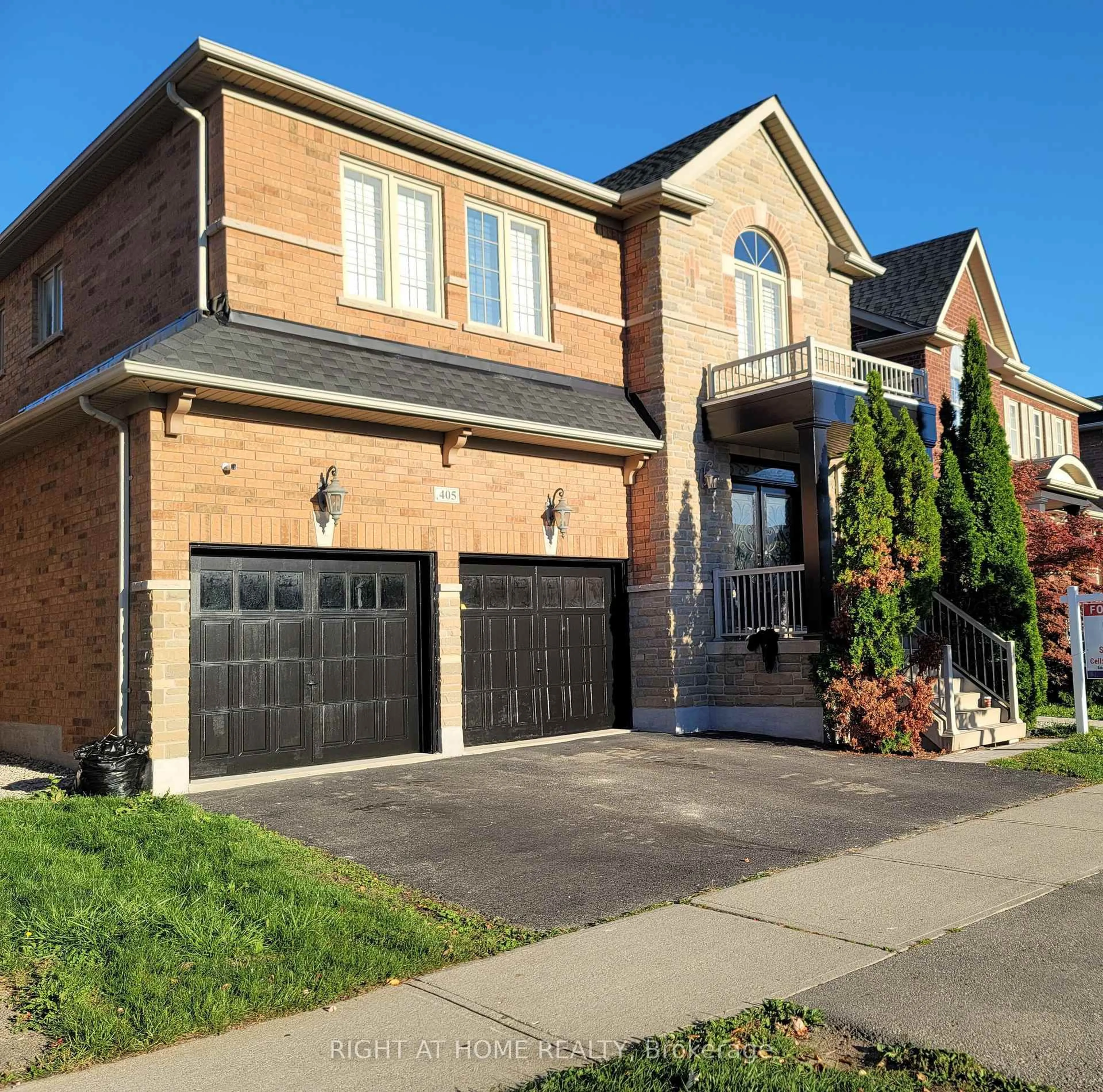 Home with brick exterior material, street for 405 Scott Blvd, Milton Ontario L9T 0T1
