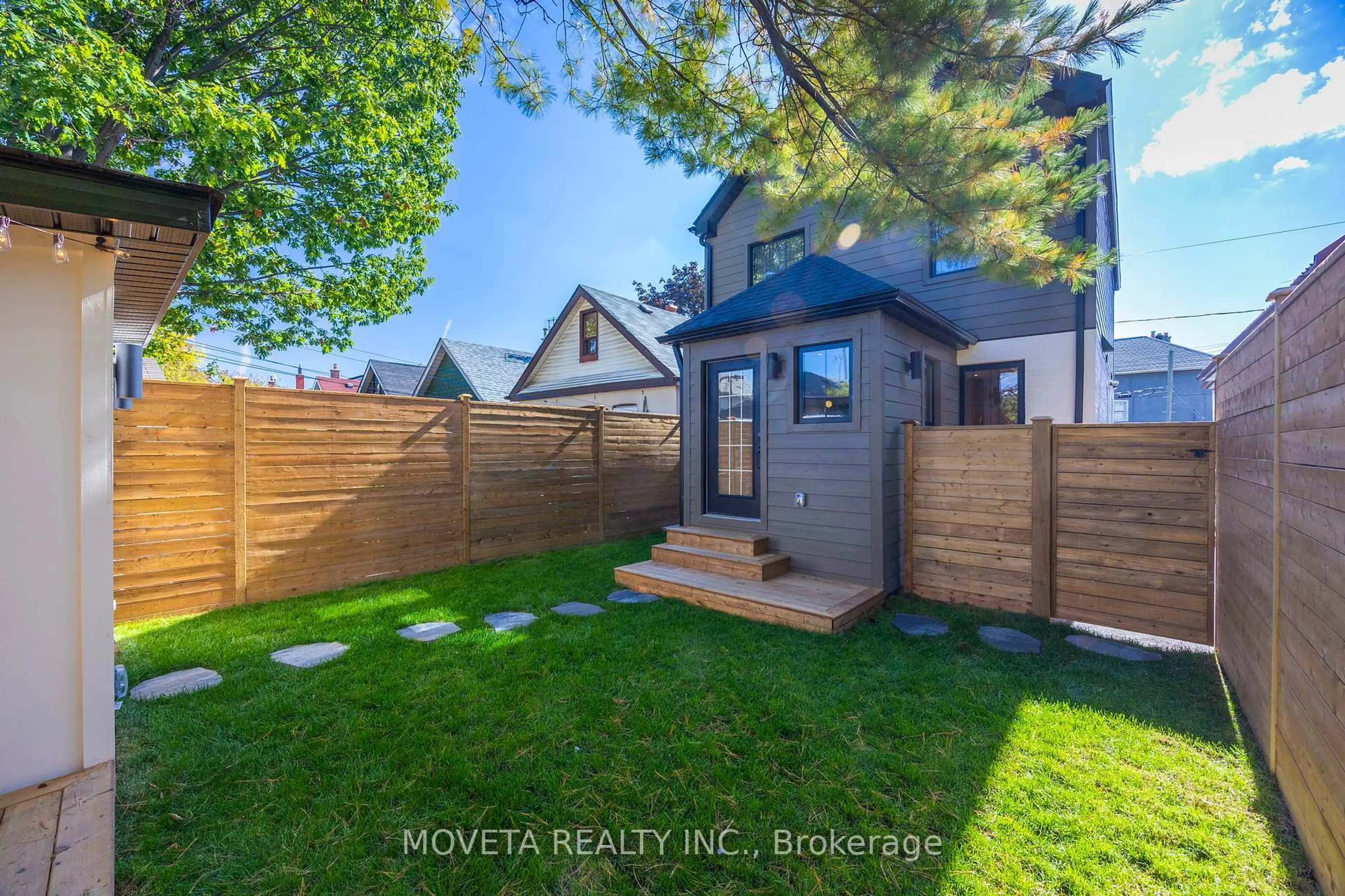 Unknown for 4 Mahoney Ave, Toronto Ontario M6M 2H4