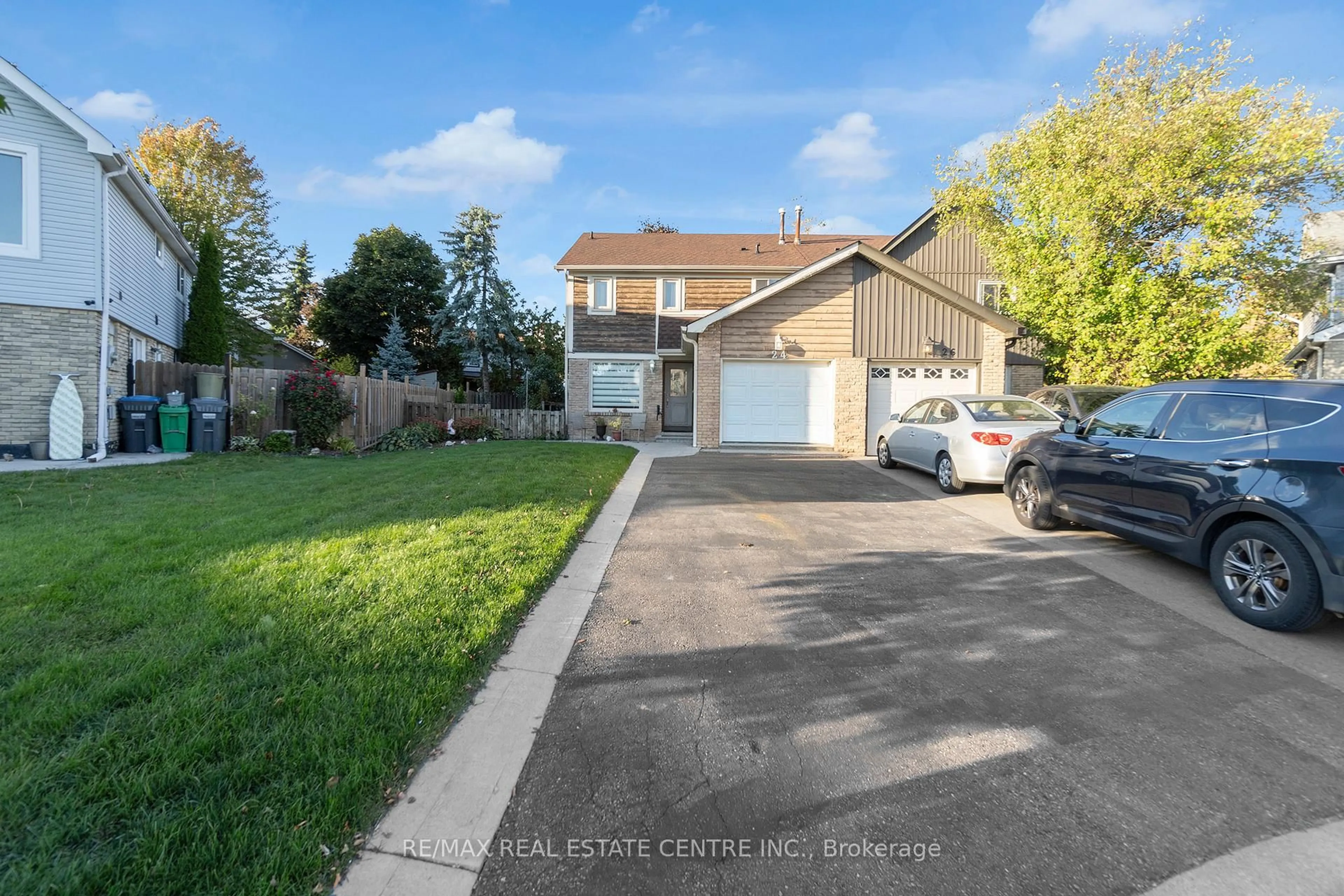A pic from outside/outdoor area/front of a property/back of a property/a pic from drone, street for 24 Thatcher Crt, Brampton Ontario L6Z 1C8