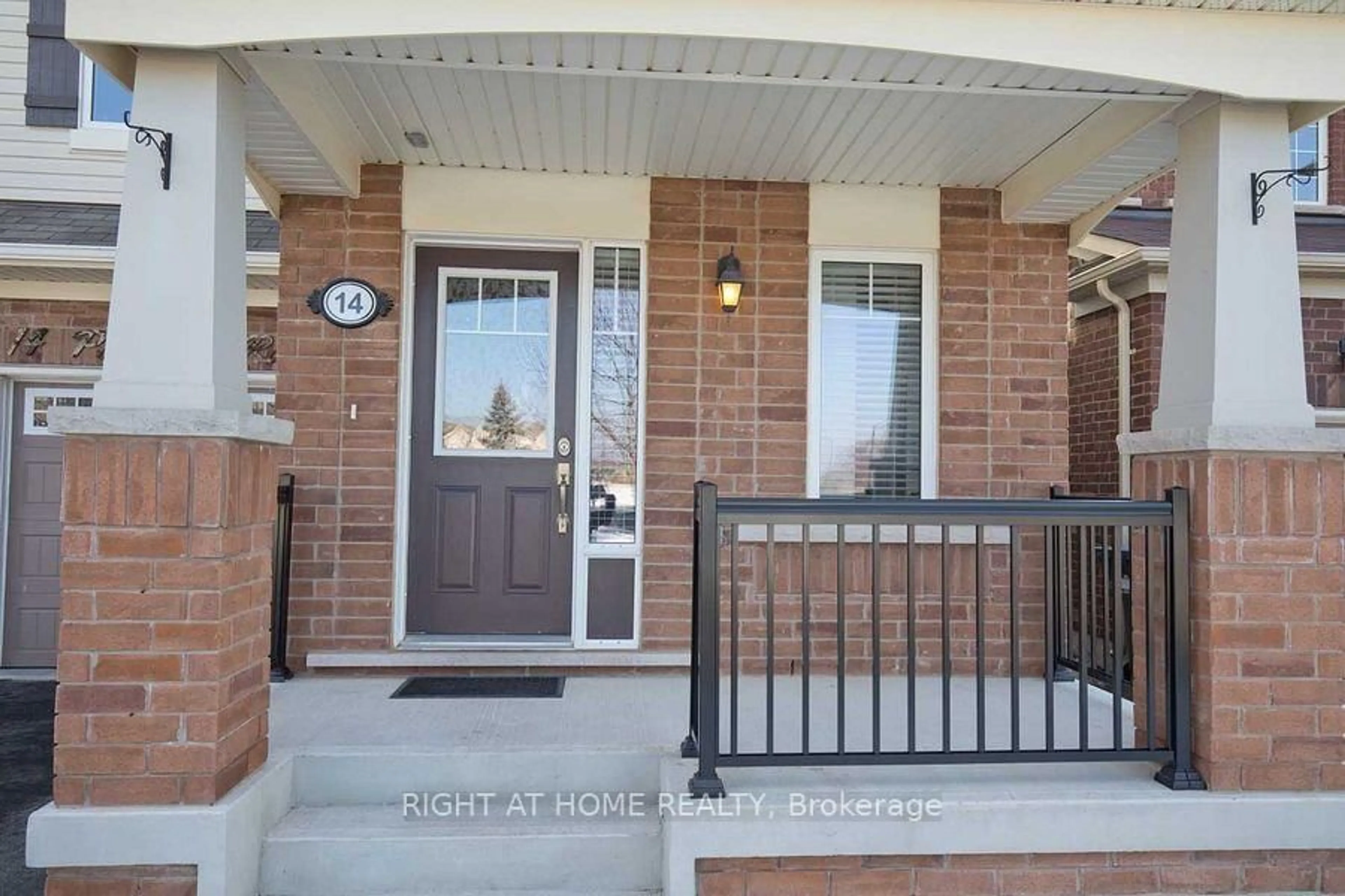 Indoor entryway for 14 Poncelet Rd, Brampton Ontario L7A 0V5