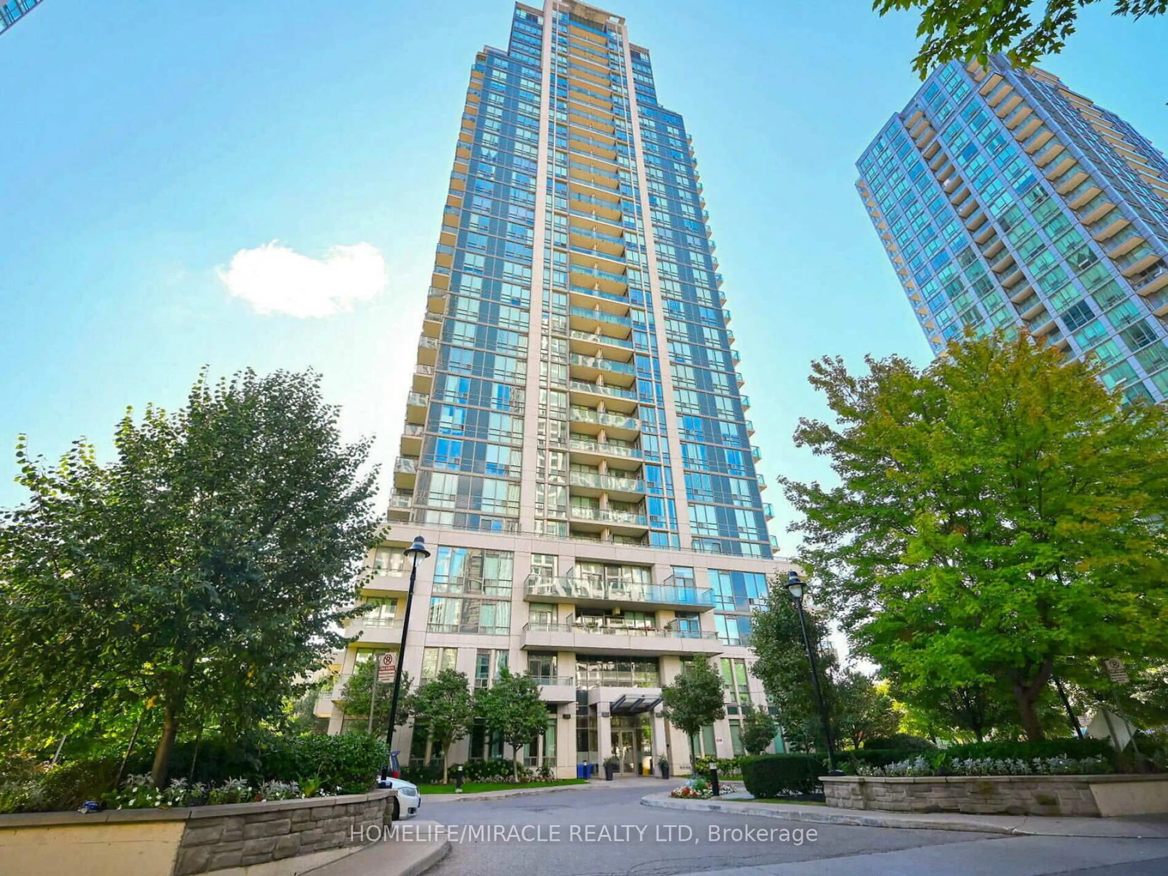 Indoor foyer for 3515 Kariya Dr #3107, Mississauga Ontario L5B 0C1