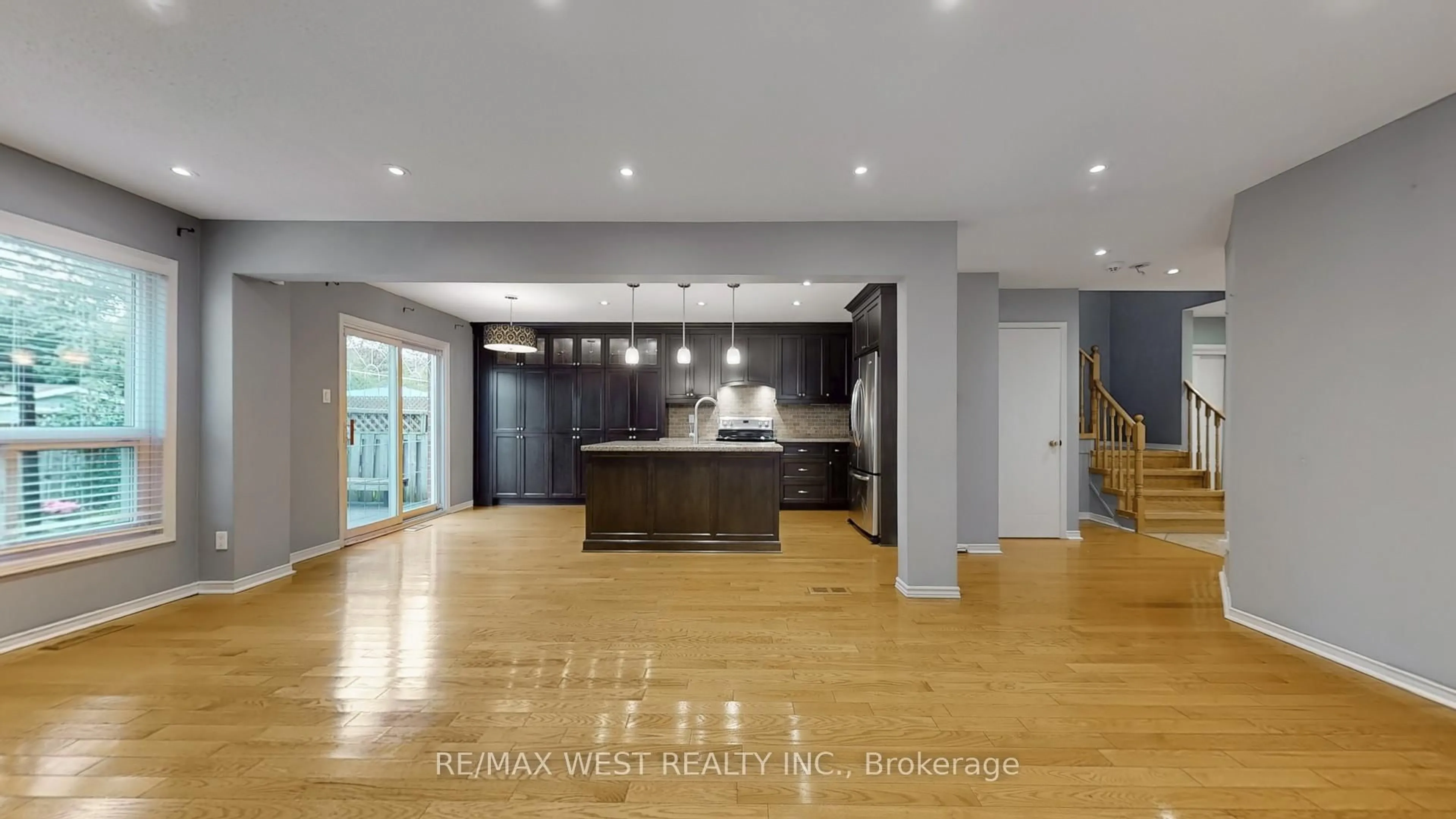 Open concept kitchen, unknown for 7147 Harding Cres, Mississauga Ontario L5N 5P5