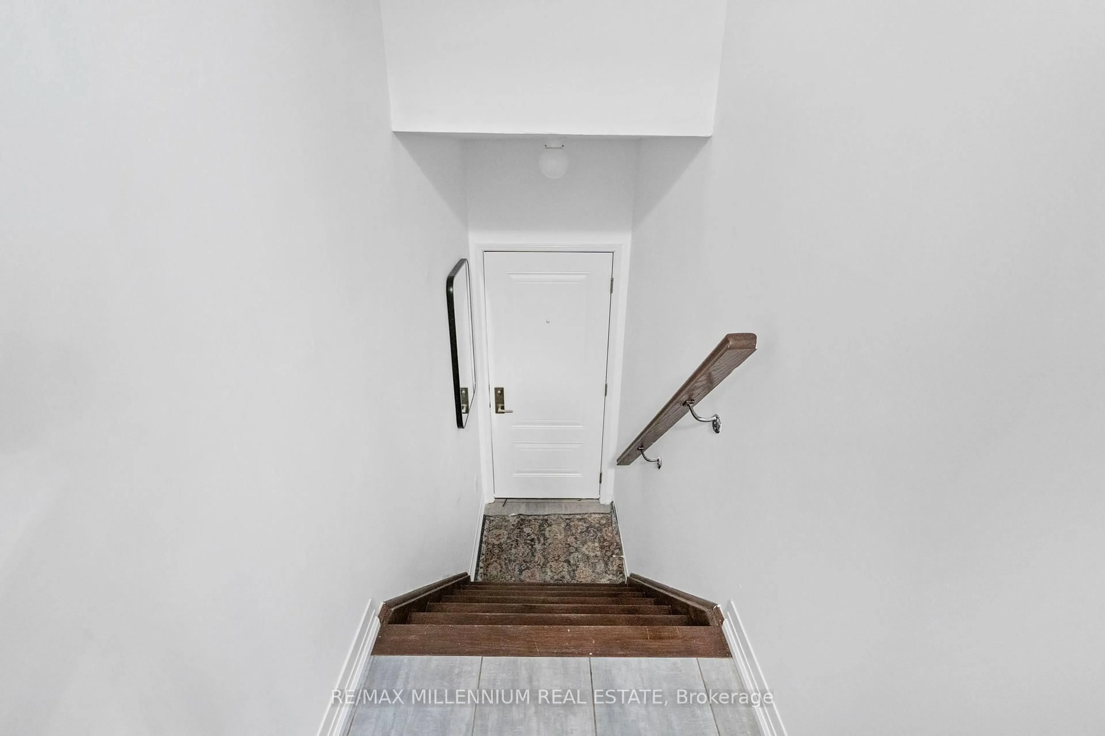 Stairs for 62 Preston Meadow Ave #6, Mississauga Ontario L4Z 0C8