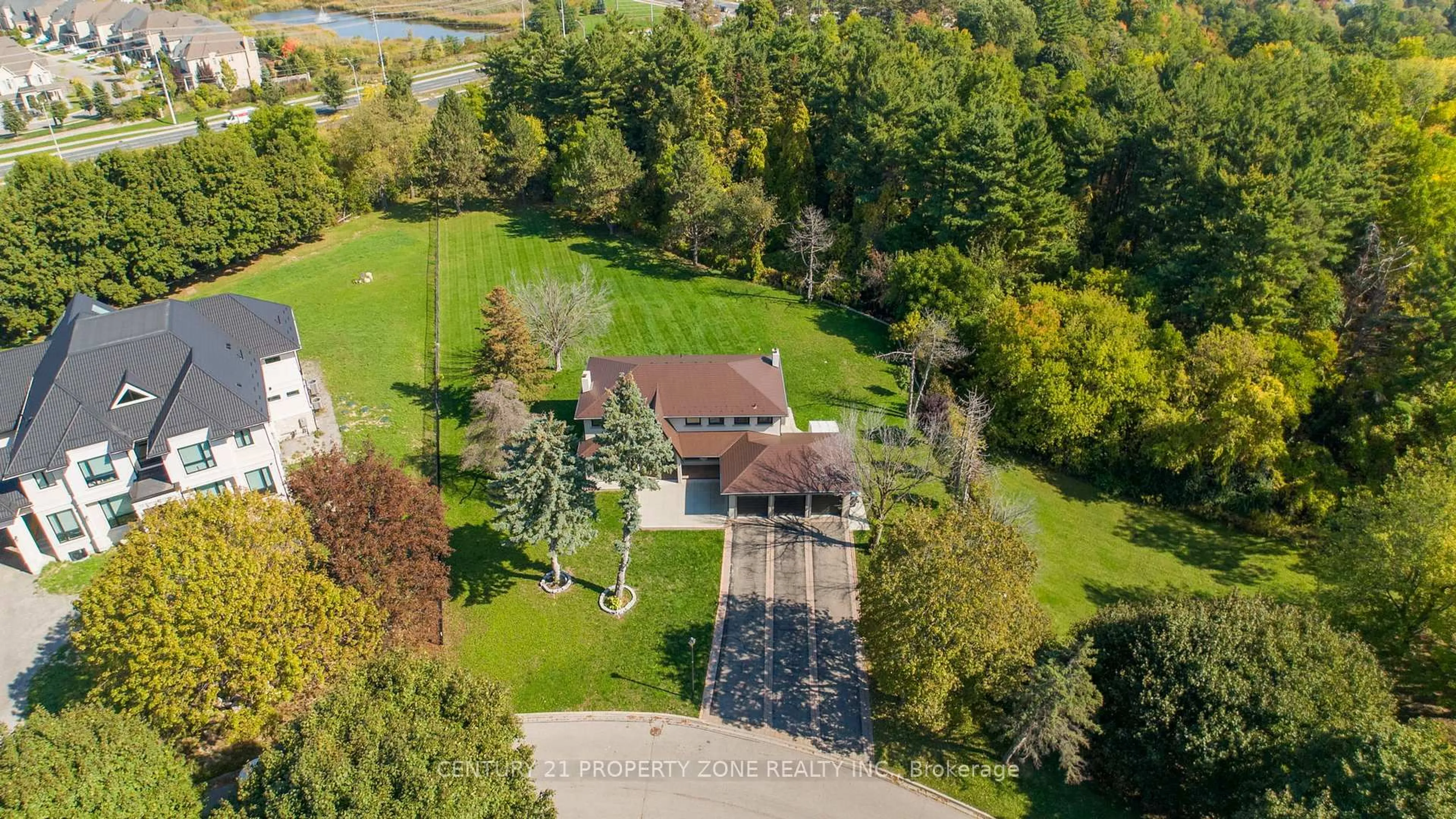 A pic from outside/outdoor area/front of a property/back of a property/a pic from drone, unknown for 14 Huttonville Dr, Brampton Ontario L6X 0C1