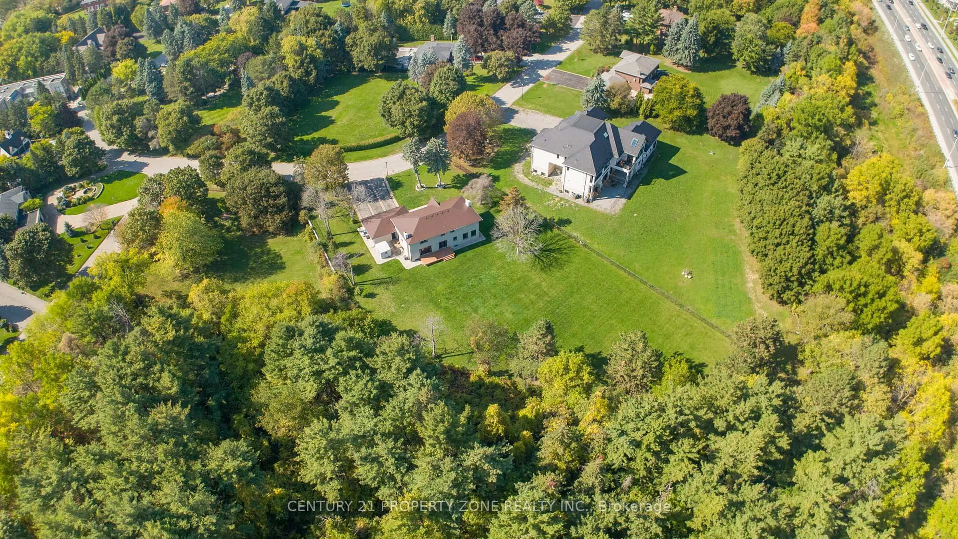 A pic from outside/outdoor area/front of a property/back of a property/a pic from drone, unknown for 14 Huttonville Dr, Brampton Ontario L6X 0C1