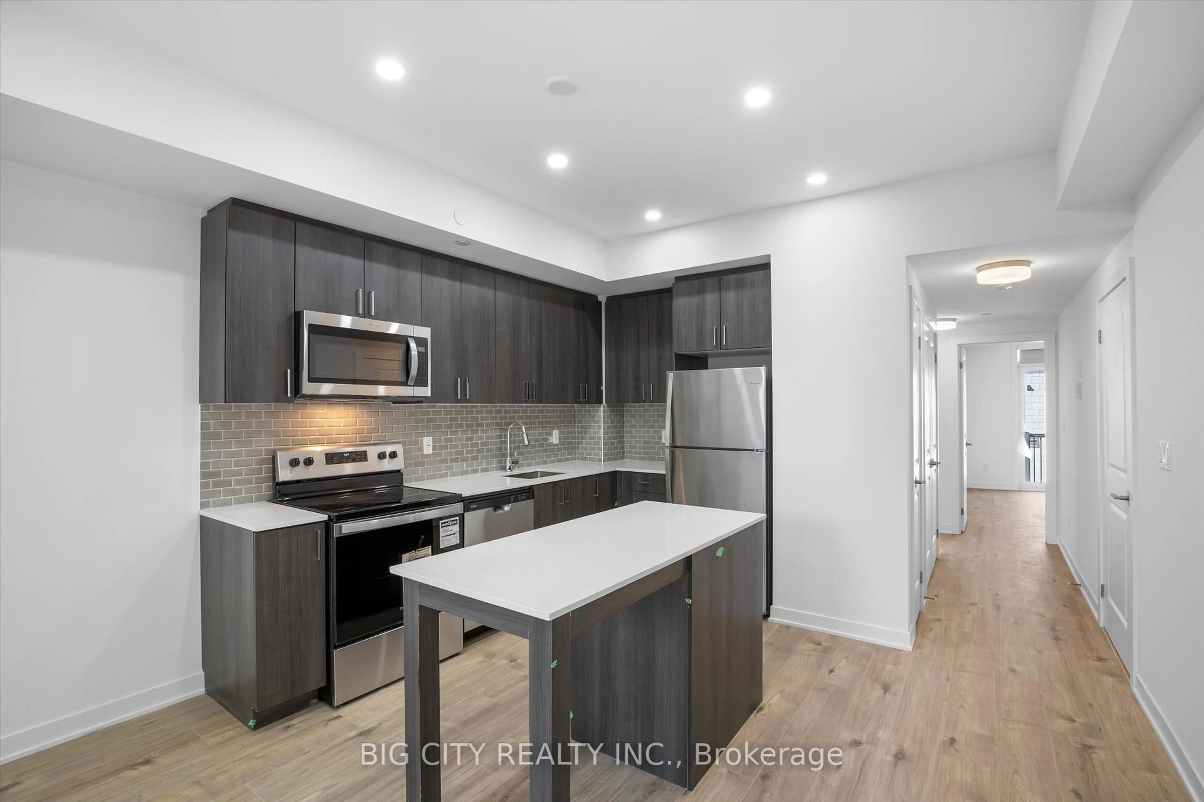 Unknown for 4025 Hickory Dr #2, Mississauga Ontario L4W 1L1