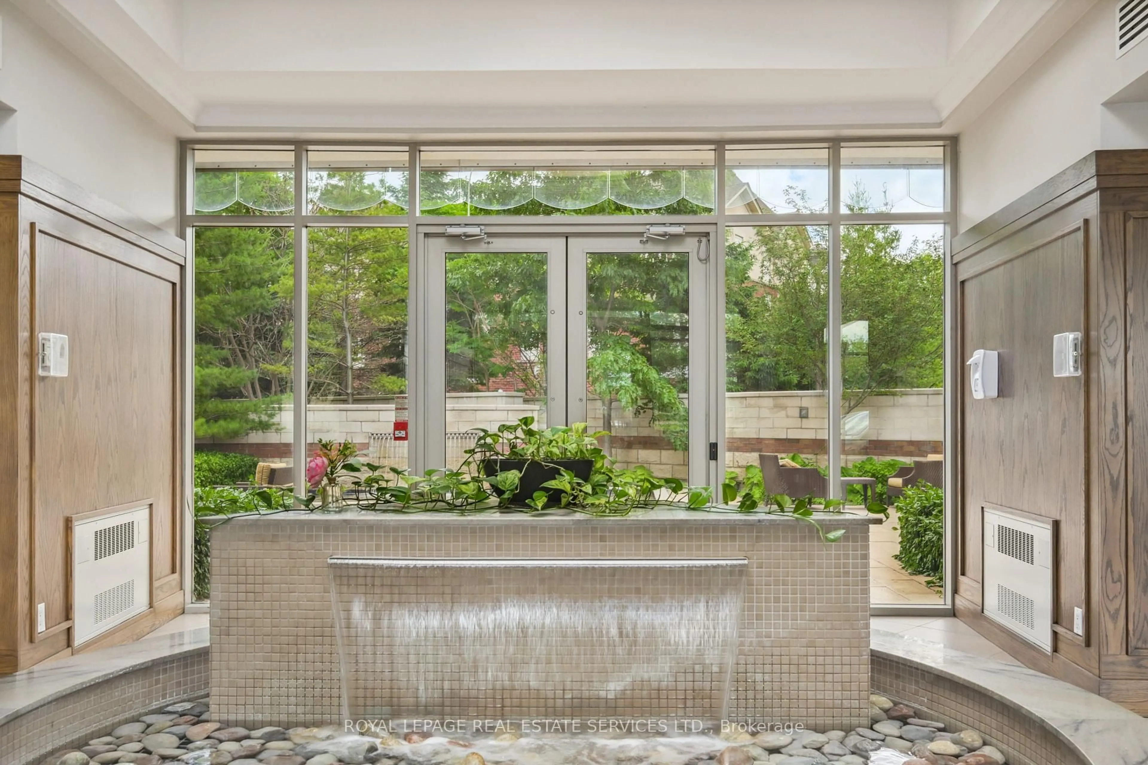 Unknown for 2379 Central Park Dr #209, Oakville Ontario L6H 0E3