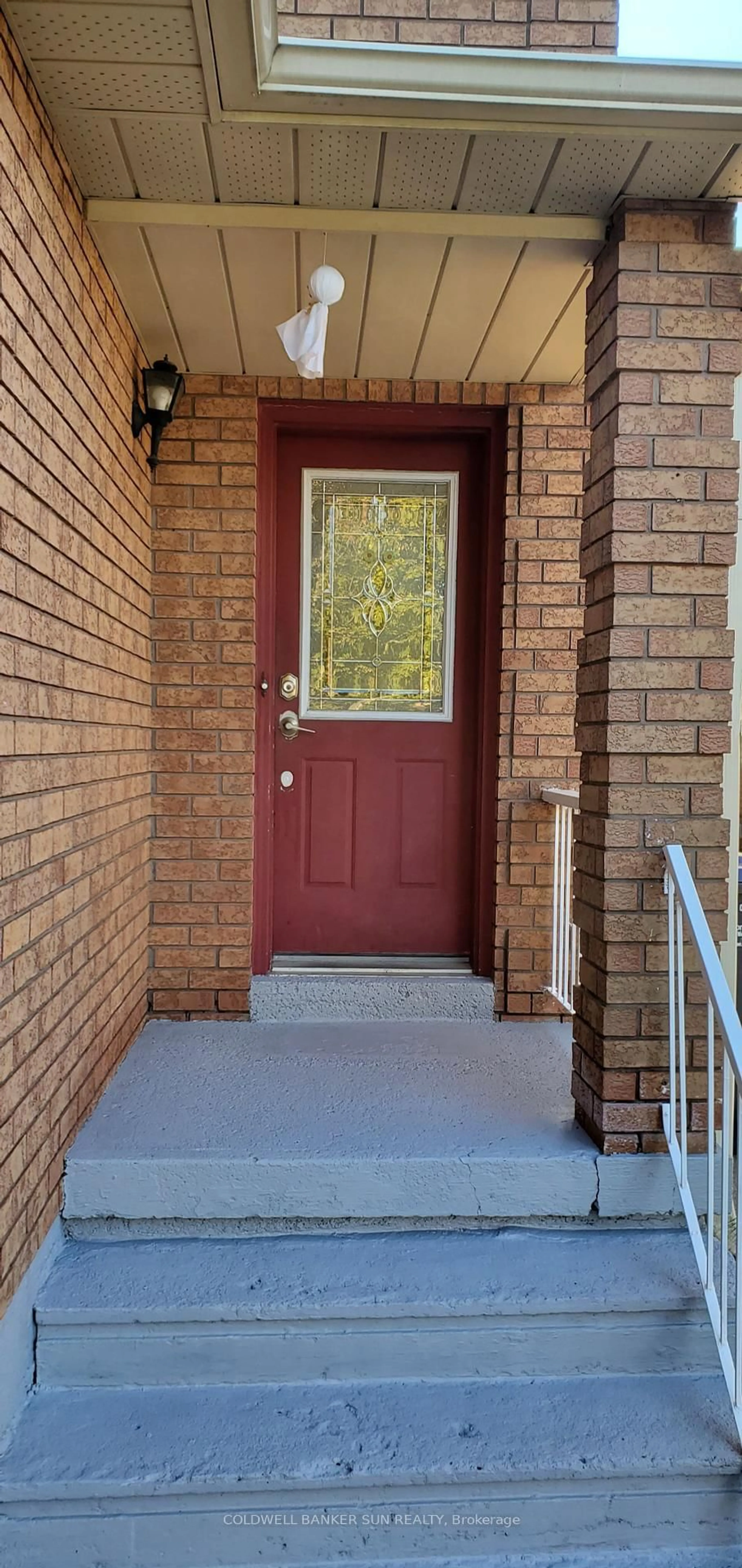 Indoor entryway for 11 Toba Cres, Brampton Ontario L6Z 4R6