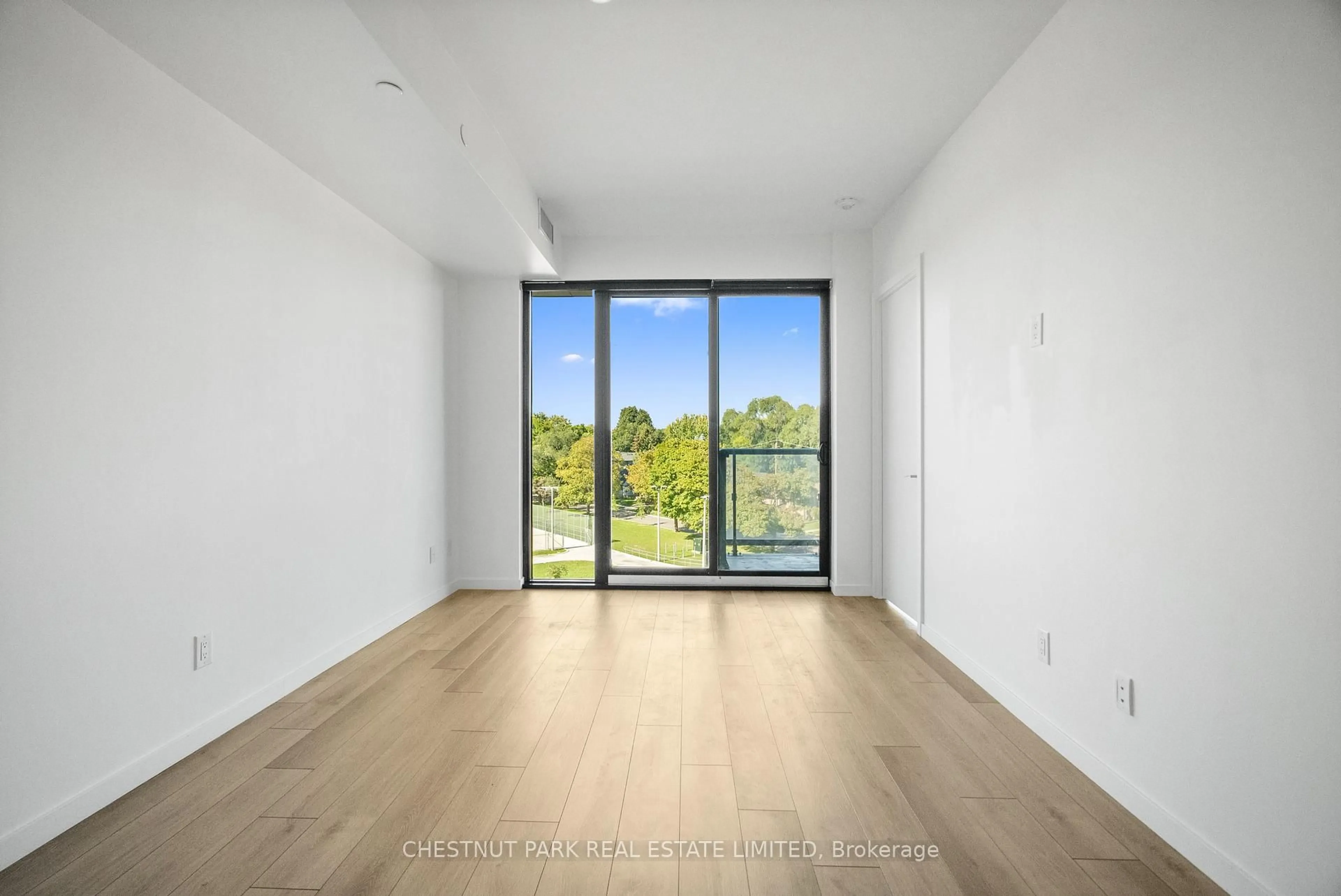 Unknown for 7 Smith Cres, Toronto Ontario M8Z 0G3