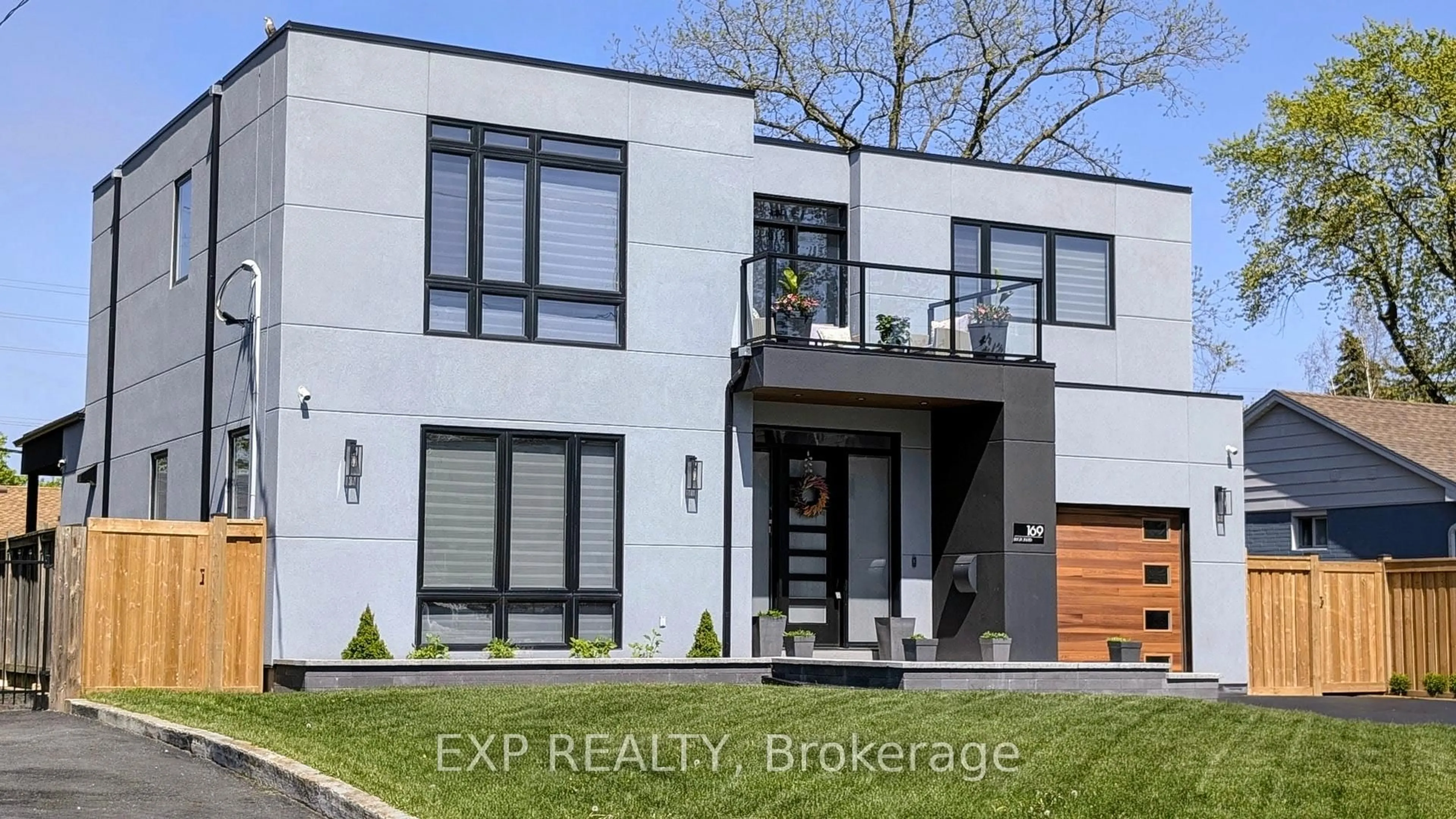 Home with brick exterior material, building for 169 Euston Rd, Burlington Ontario L7L 4V7