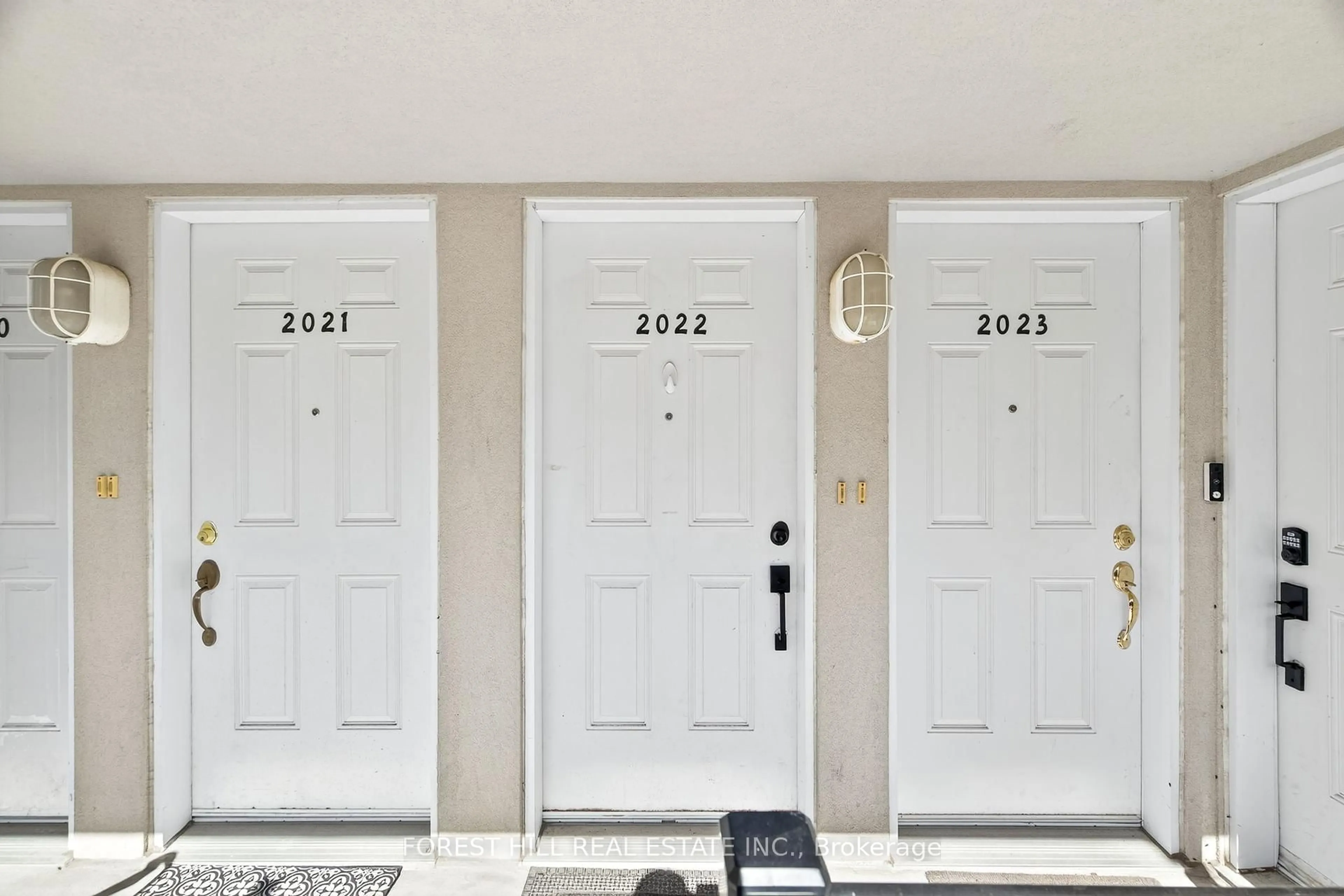 Indoor entryway for 3035 Finch Ave Ave #2022, Toronto Ontario M9M 0A3