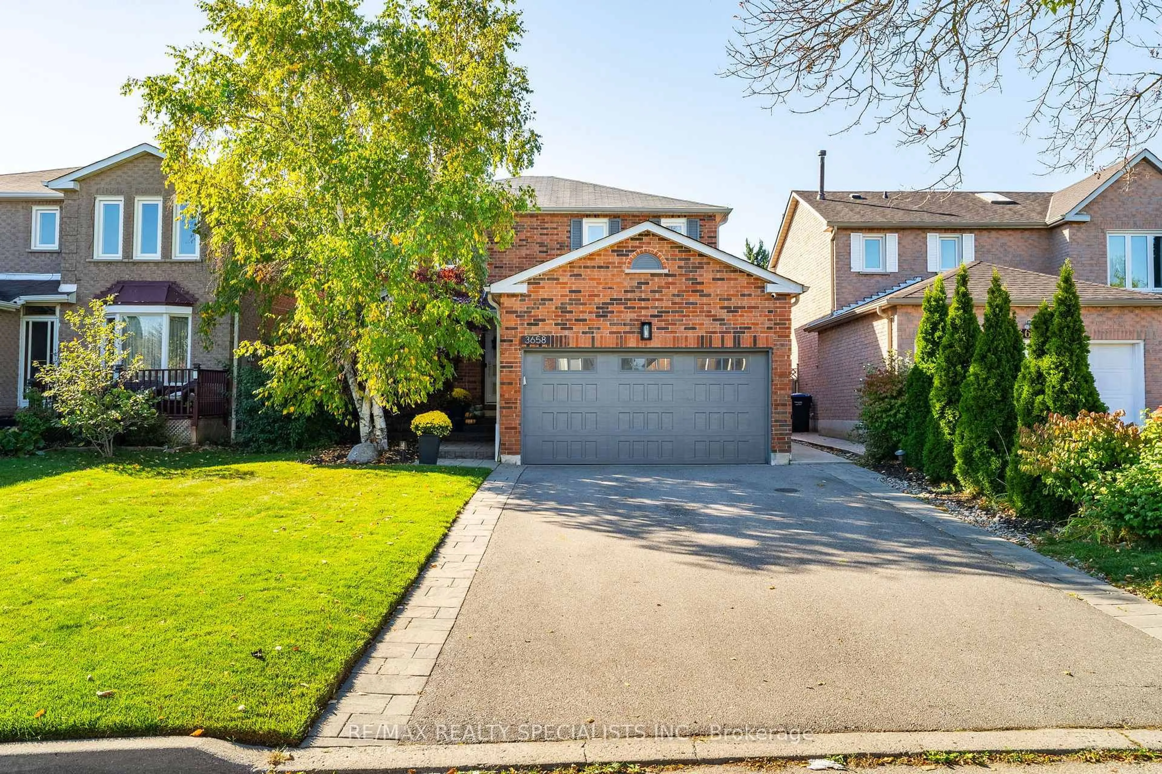 Home with brick exterior material, street for 3658 Bangor Rd, Mississauga Ontario L5L 4S1