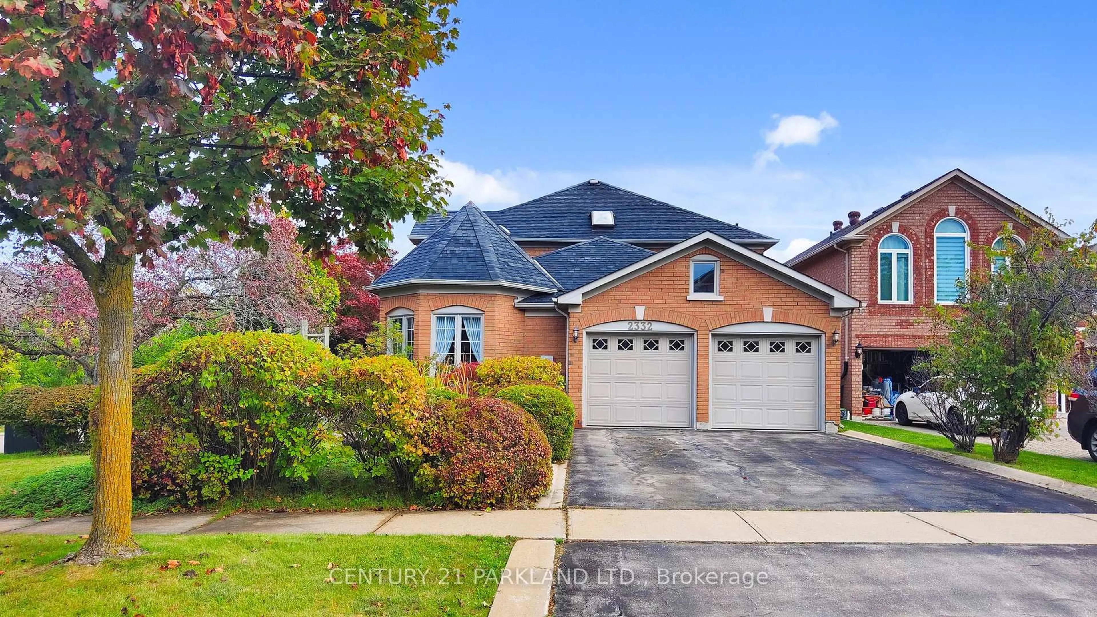 Home with brick exterior material, street for 2332 Manor House Crt, Mississauga Ontario L5M 5Y3