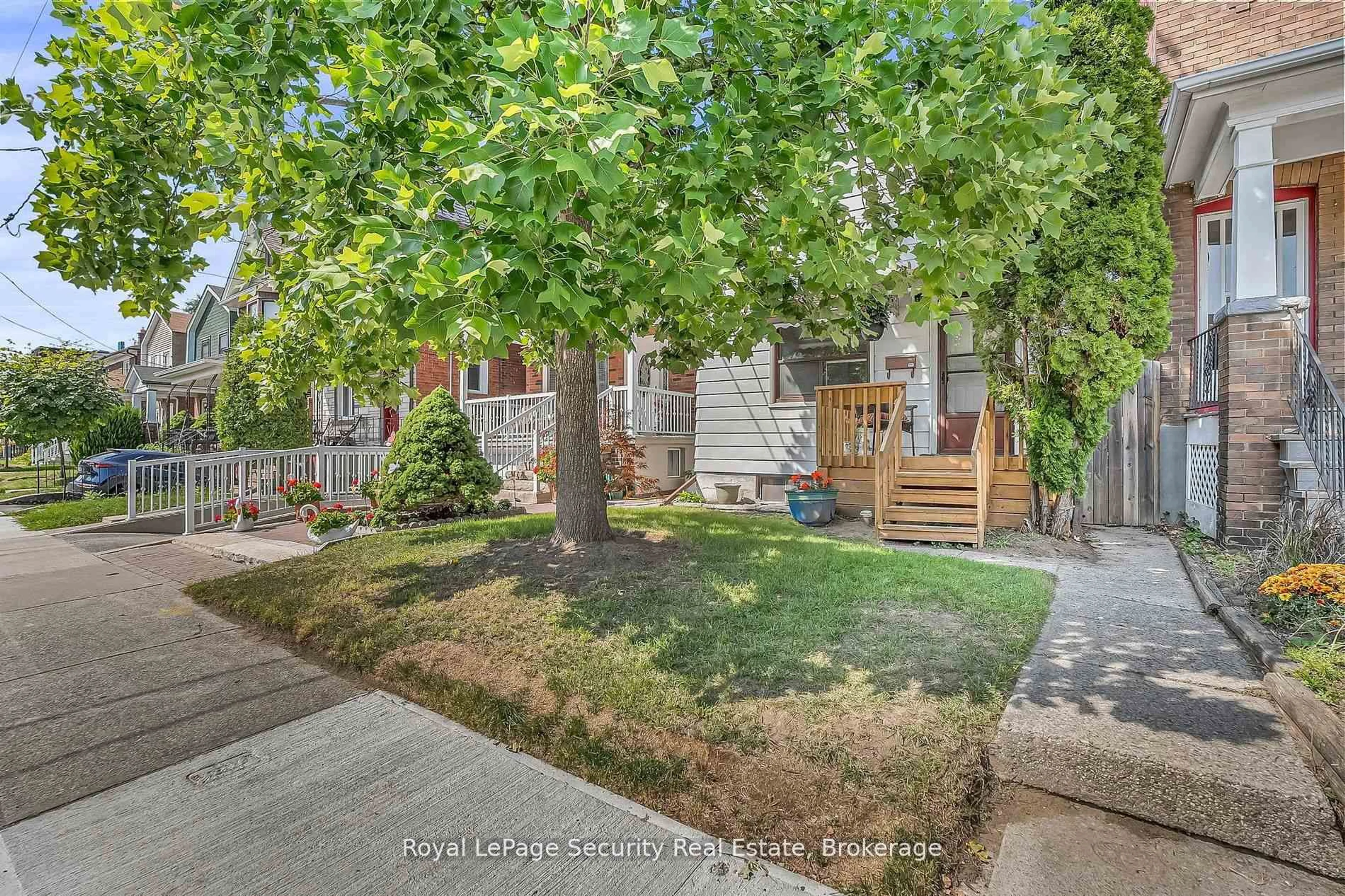 Unknown for 14 Morland Rd, Toronto Ontario M6S 2M8
