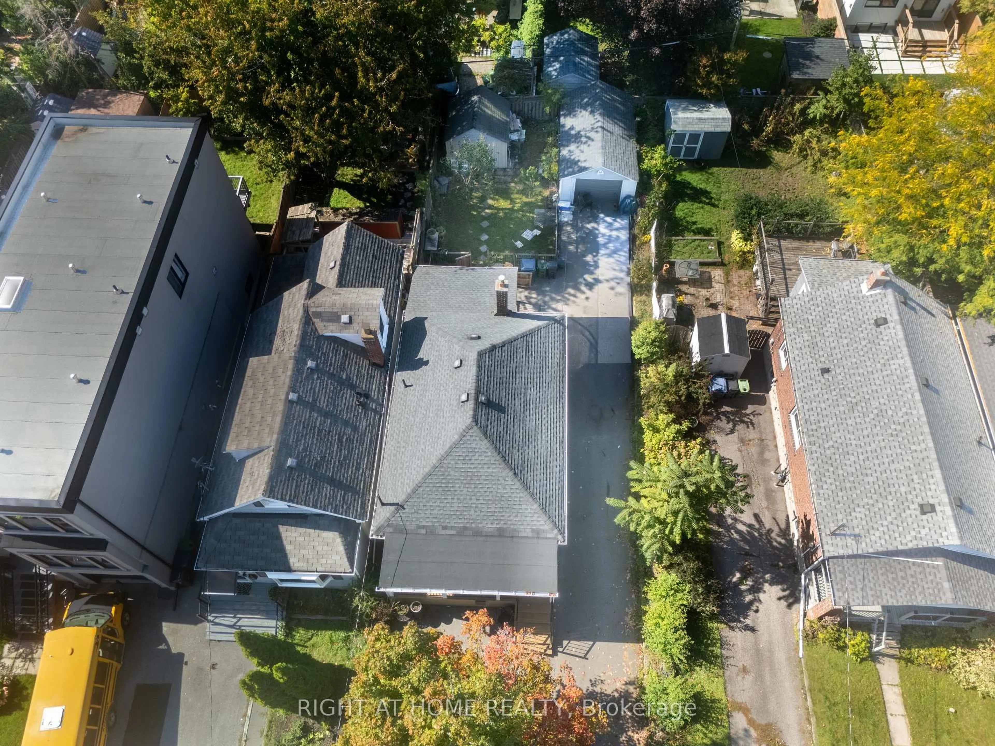 A pic from outside/outdoor area/front of a property/back of a property/a pic from drone, street for 26 Sixteenth St, Toronto Ontario M8V 3J8