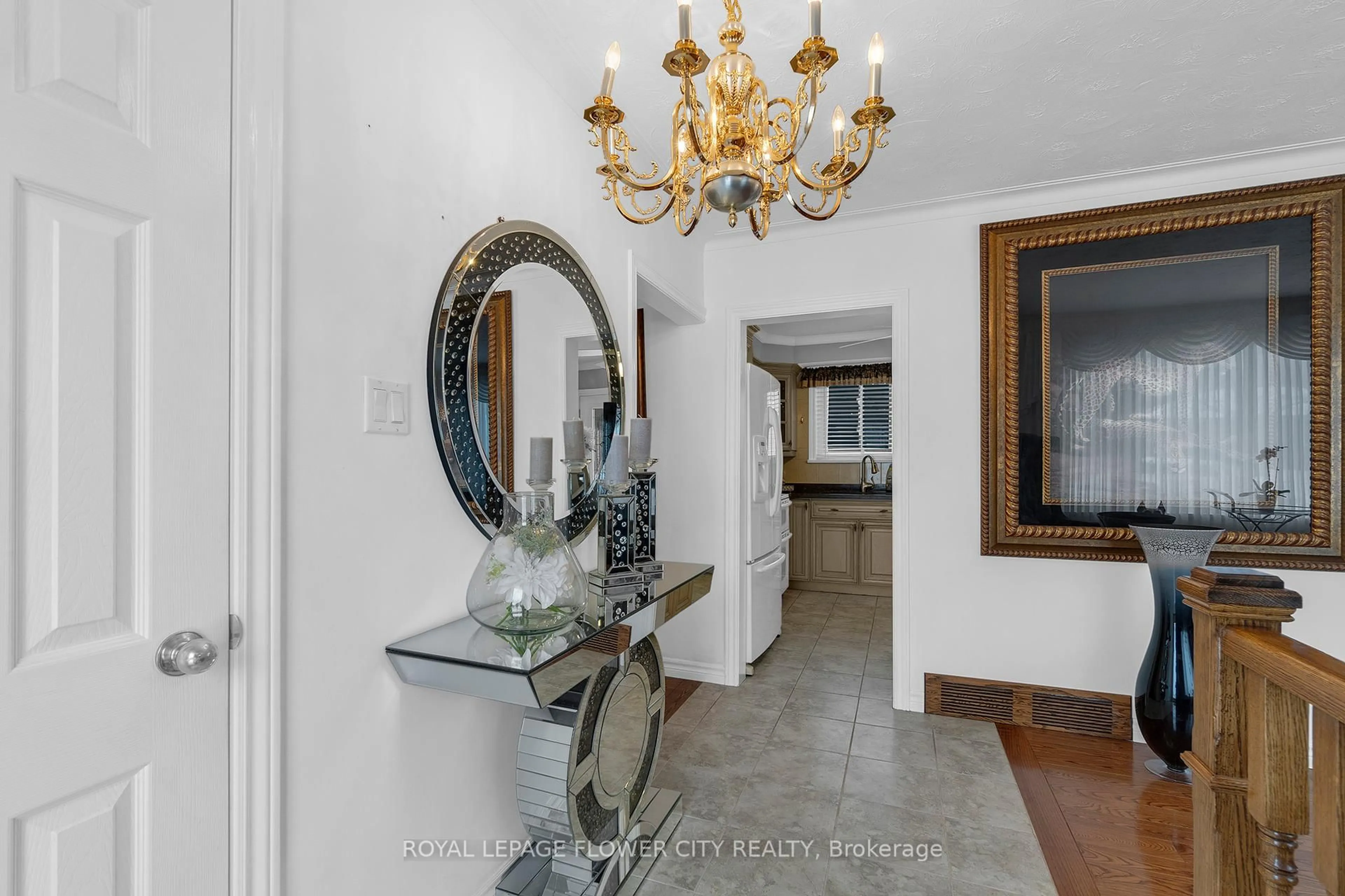 Indoor foyer for 13 Bairstow Cres, Halton Hills Ontario L7G 1L9