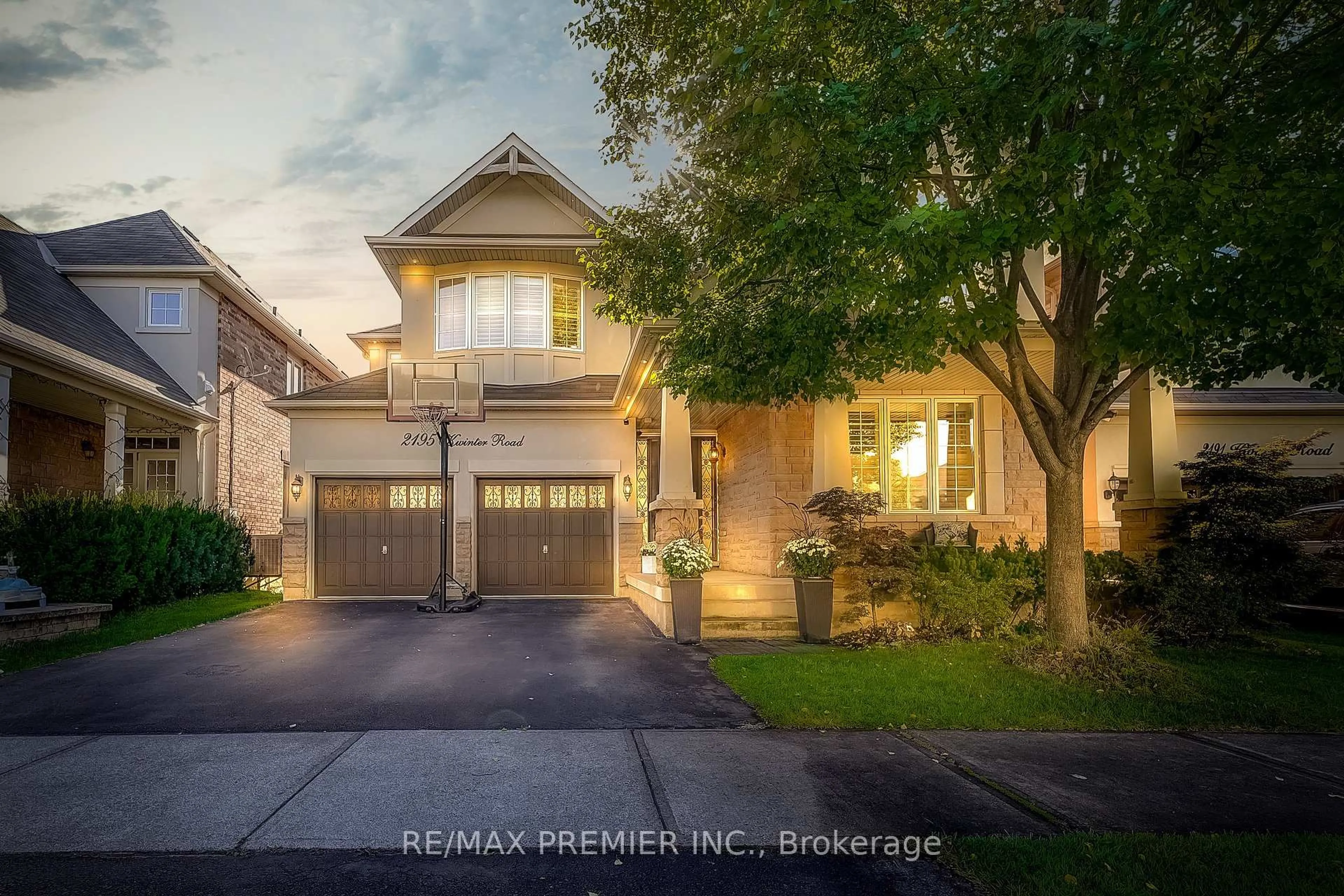 Home with brick exterior material, street for 2195 Kwinter Rd, Oakville Ontario L6M 0G1