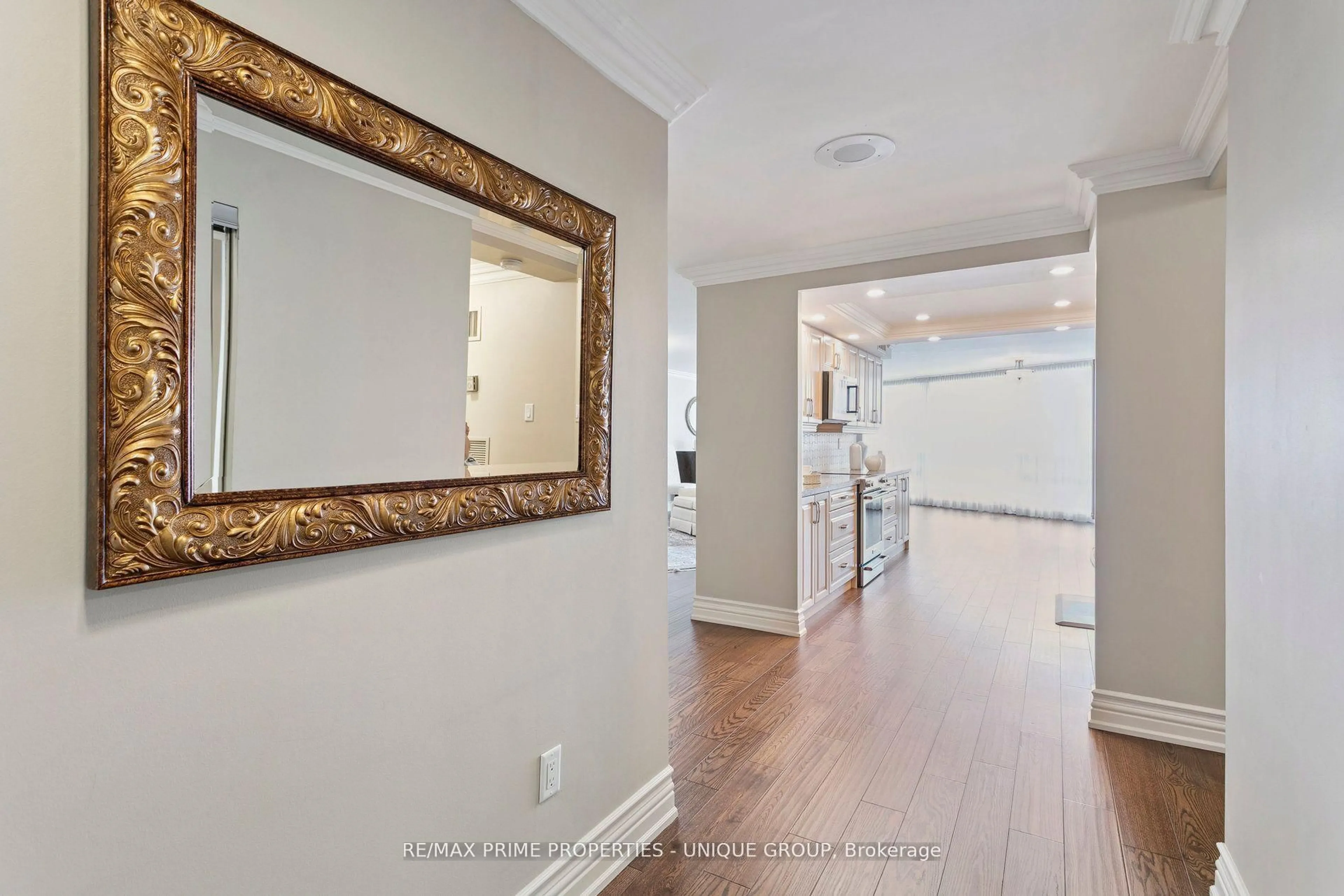 Indoor entryway for 2010 Islington Ave #405, Toronto Ontario M9P 3S8