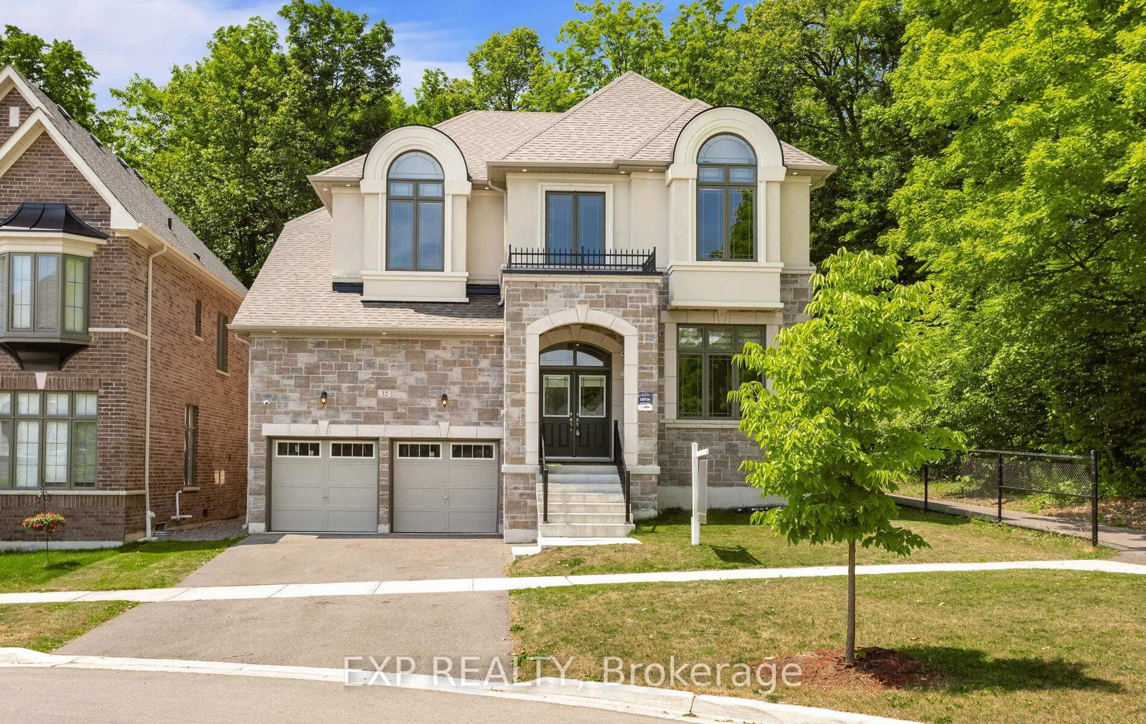Home with brick exterior material, street for 32 Daisy Meadow Cres, Caledon Ontario L7C 3A3