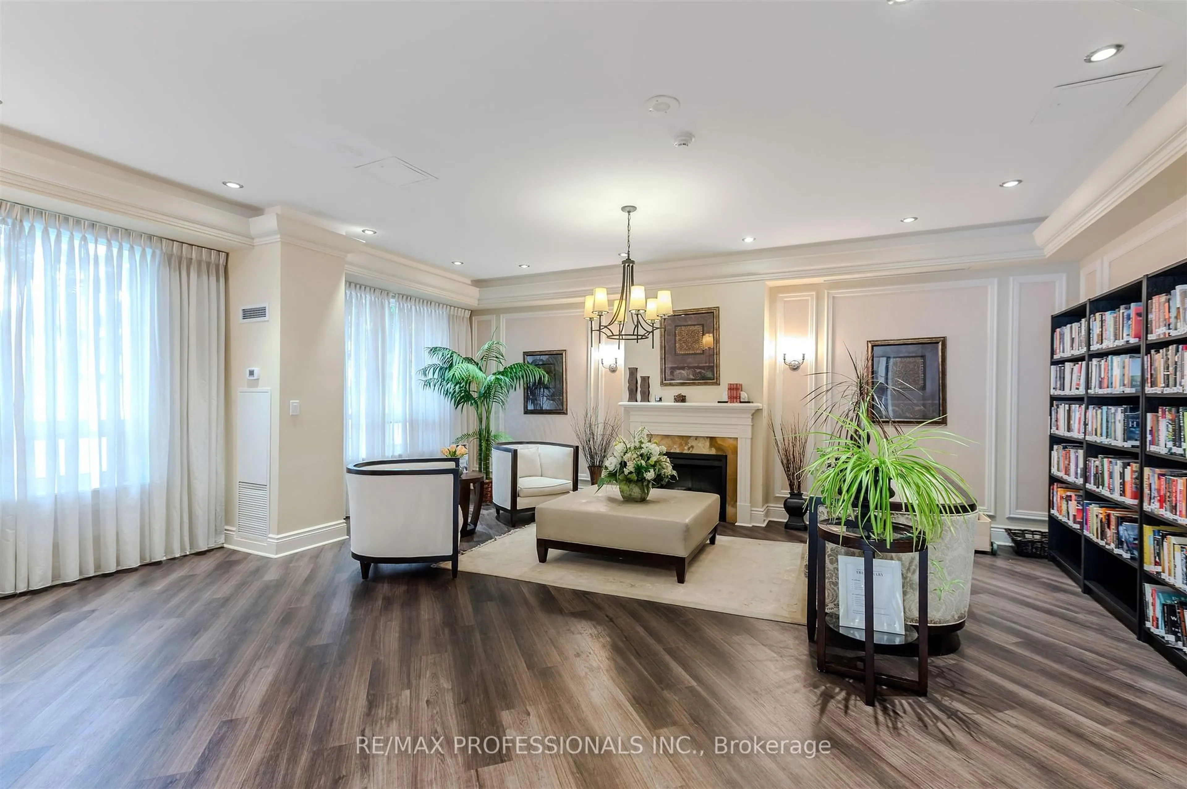Living room with furniture, wood/laminate floor for 25 Earlington Ave #507, Toronto Ontario M8X 3A3