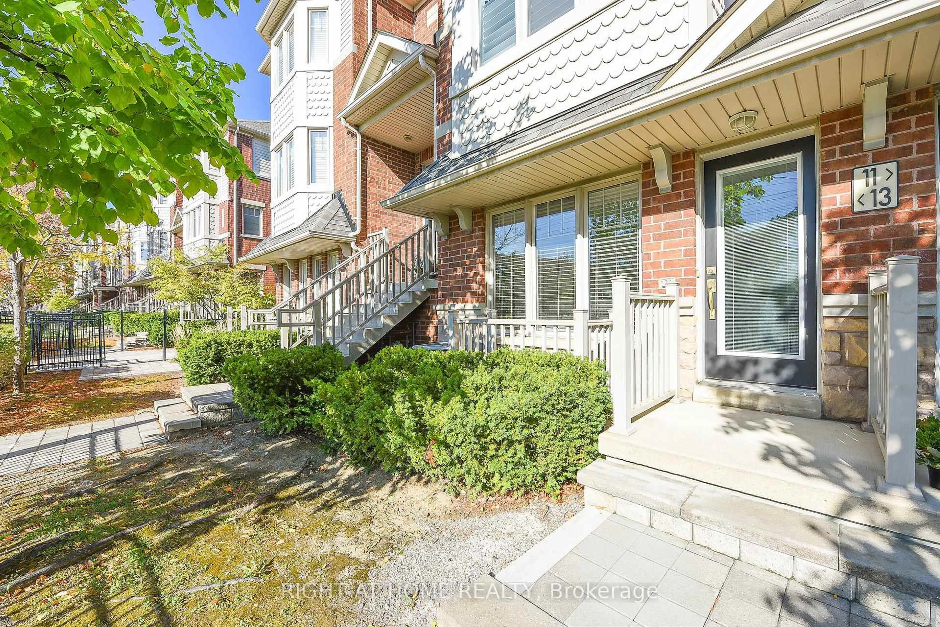 Unknown for 3335 Thomas St #13, Mississauga Ontario L5M 0N7