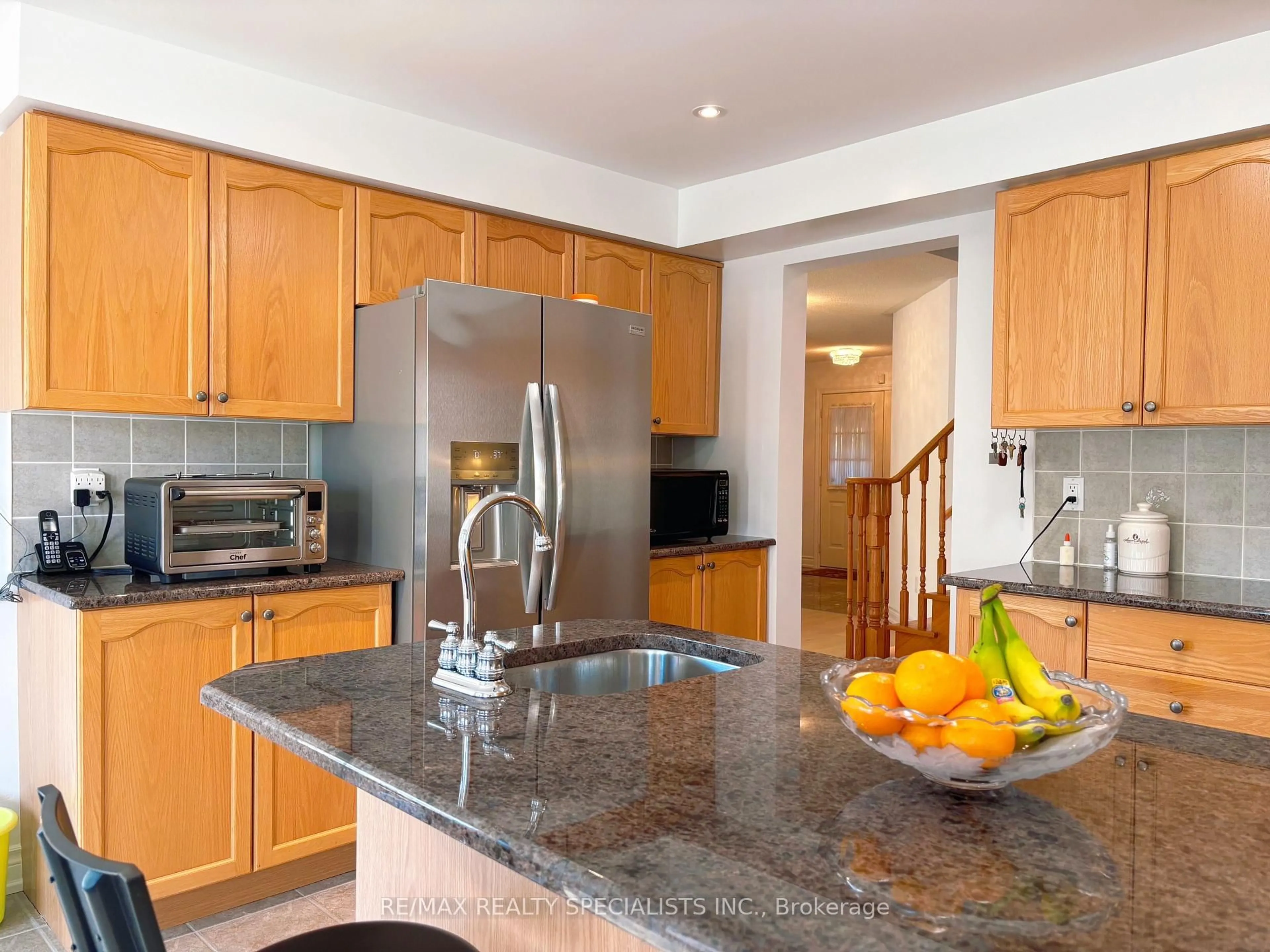 Open concept kitchen, unknown for 796 Alliance Crt, Mississauga Ontario L5V 3C4