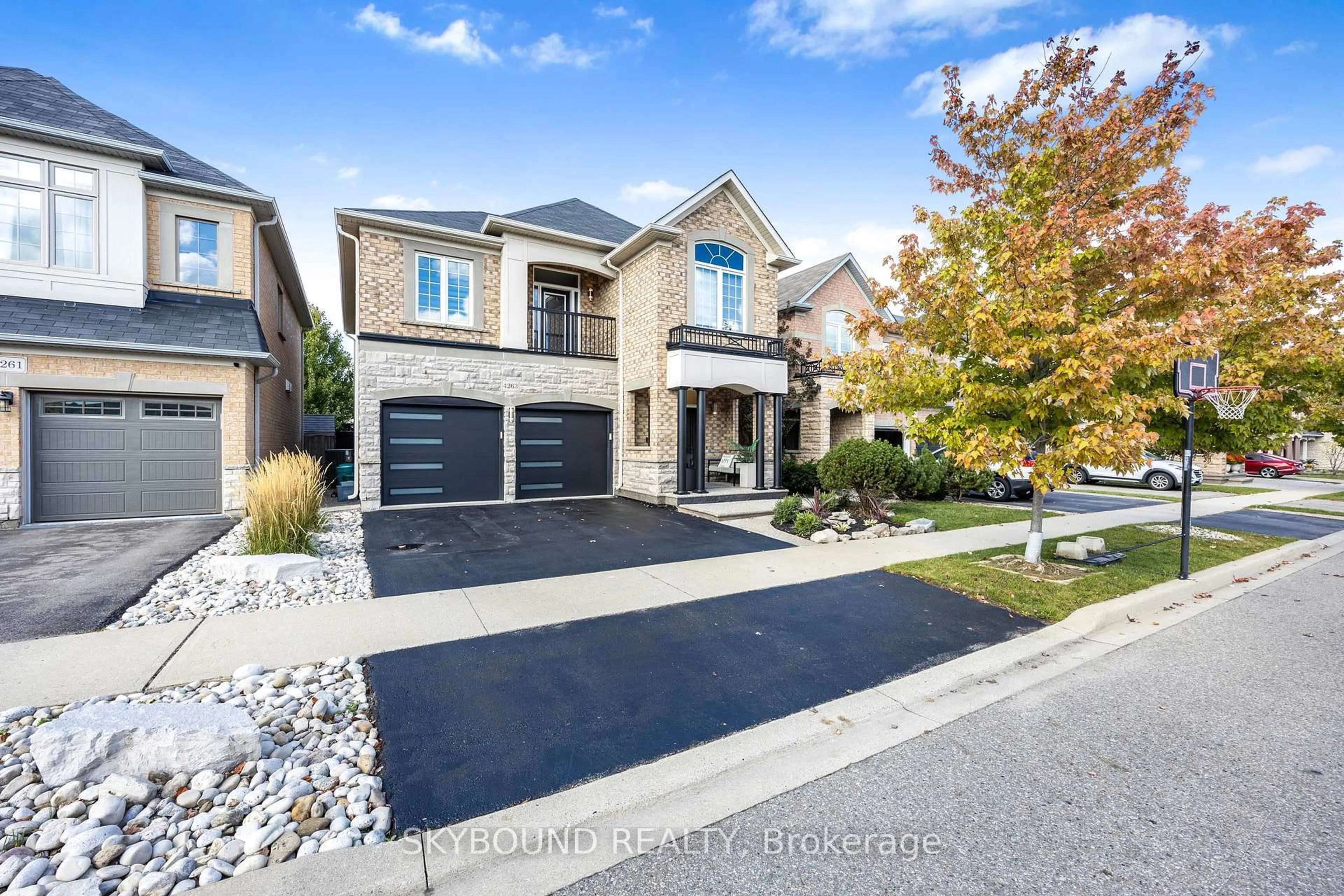 Home with brick exterior material, street for 4263 Vivaldi Rd, Burlington Ontario L7M 0N4