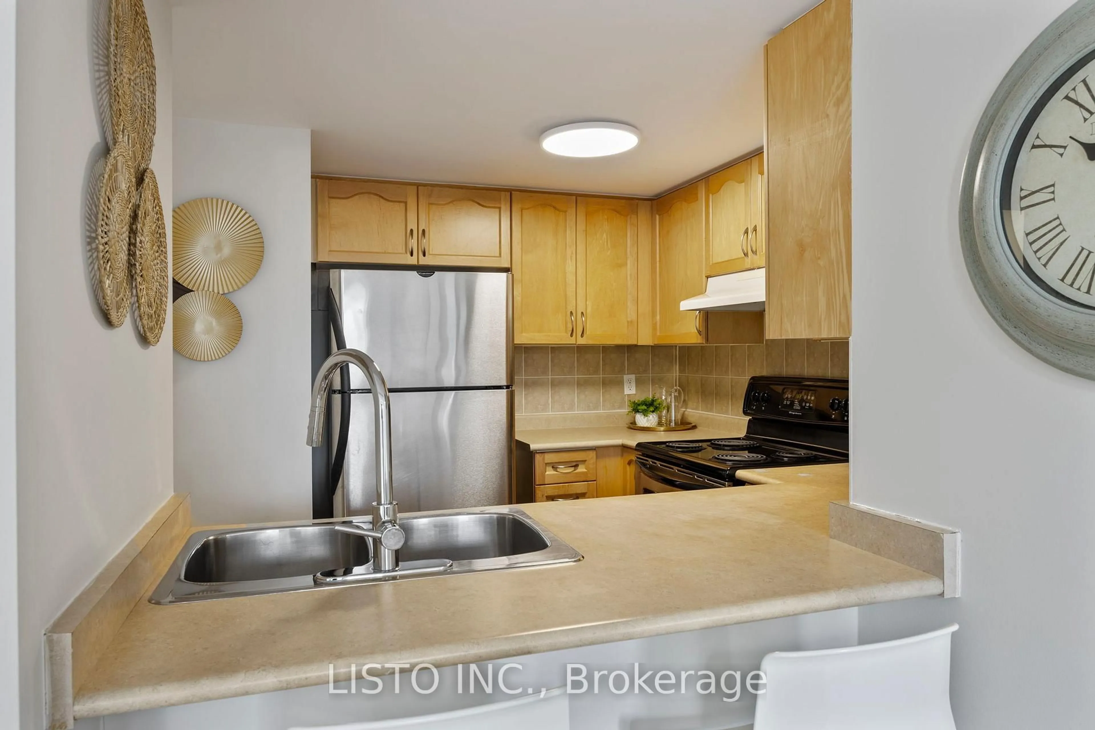 Standard kitchen, unknown for 55 George Appleton Way #2106, Toronto Ontario M3M 0A2