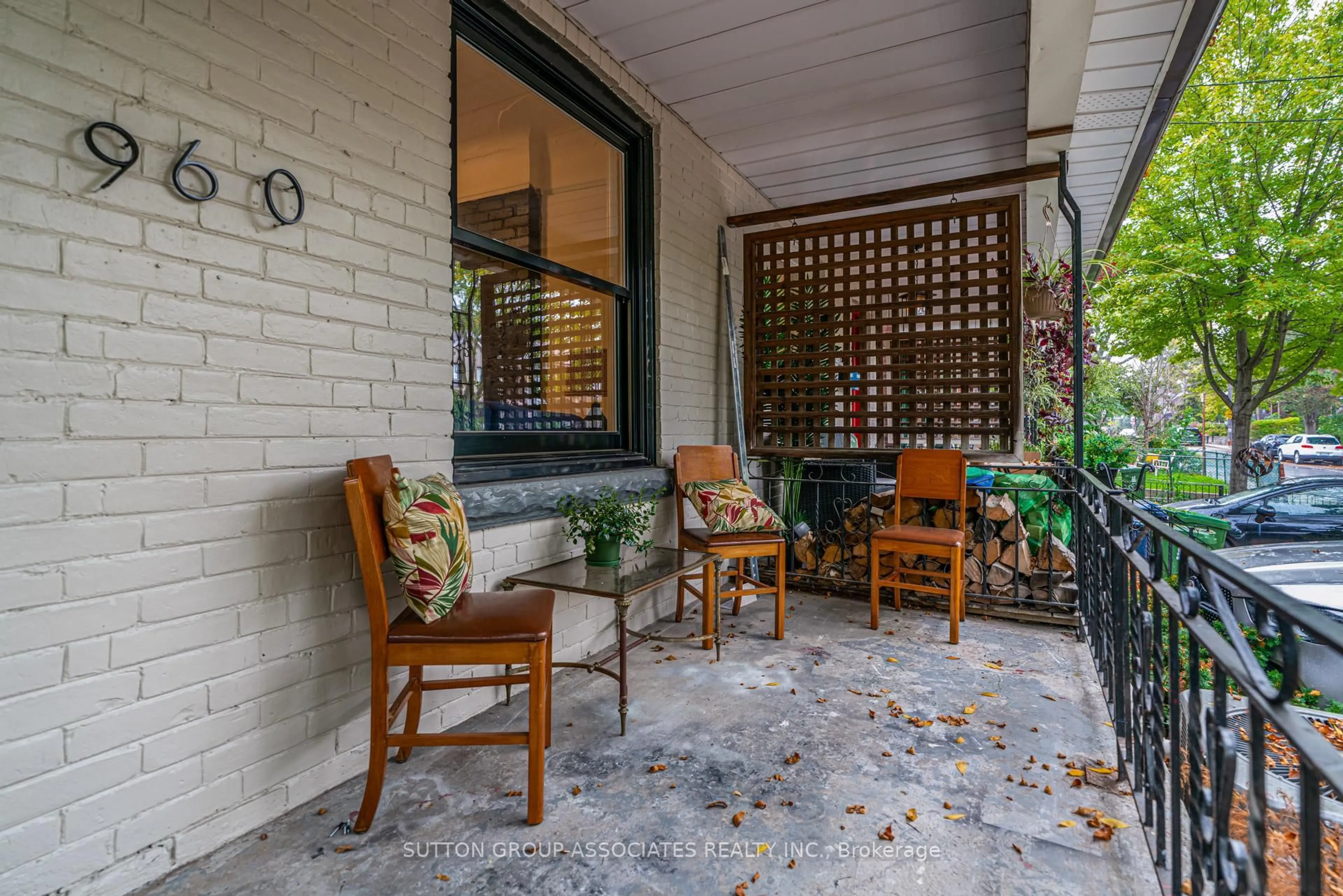Patio, street for 960 Shaw St, Toronto Ontario M6G 3M7