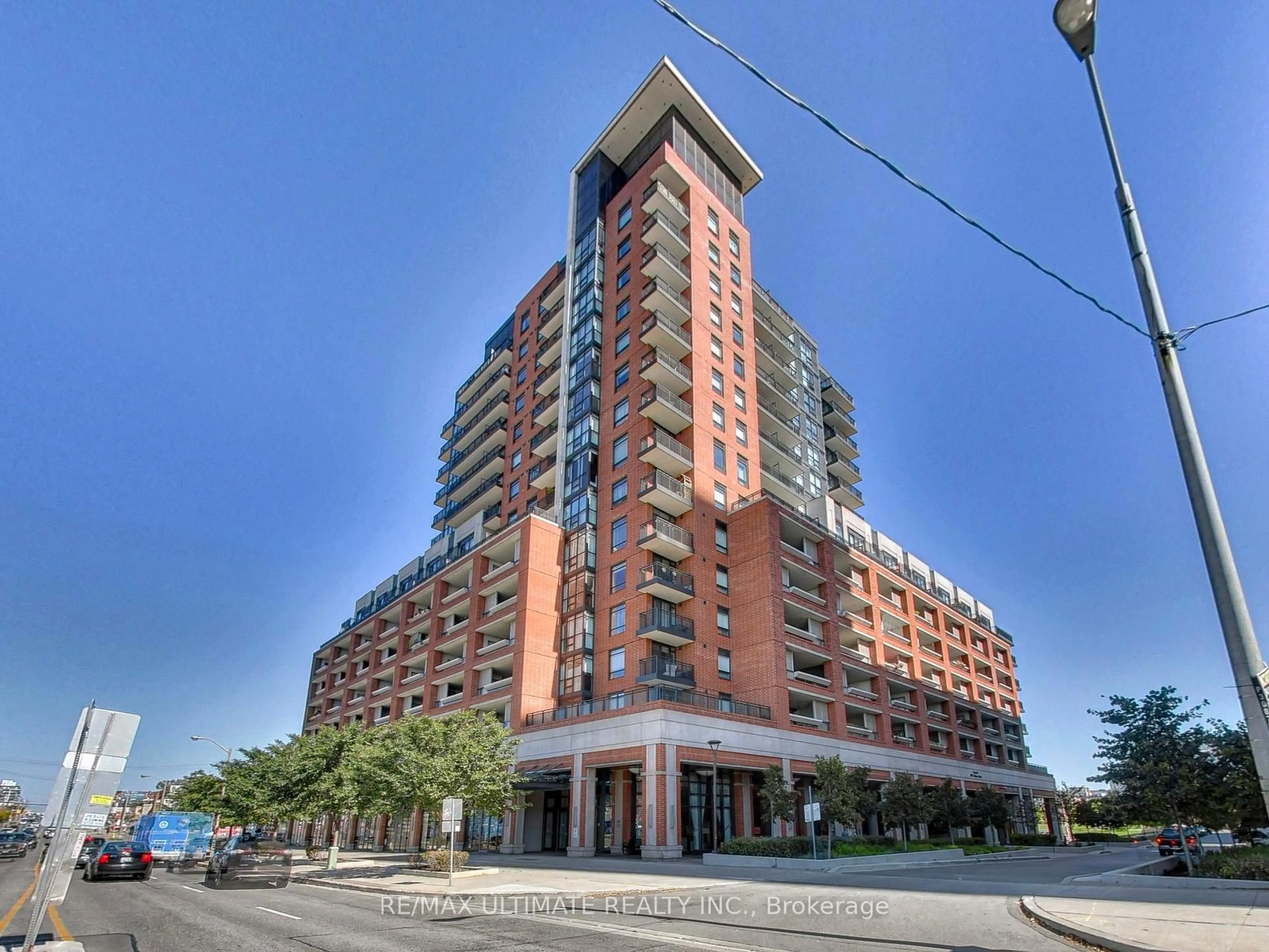 Indoor foyer for 3091 Dufferin St #1012, Toronto Ontario M6A 0C4