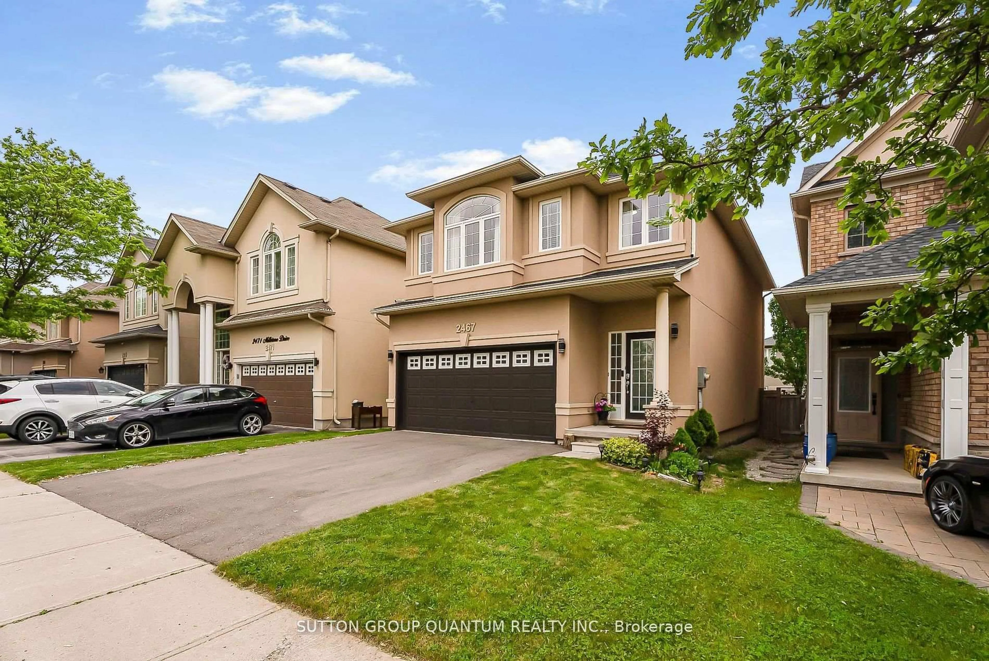 Home with brick exterior material, street for 2467 Millstone Dr, Oakville Ontario L6M 0H6
