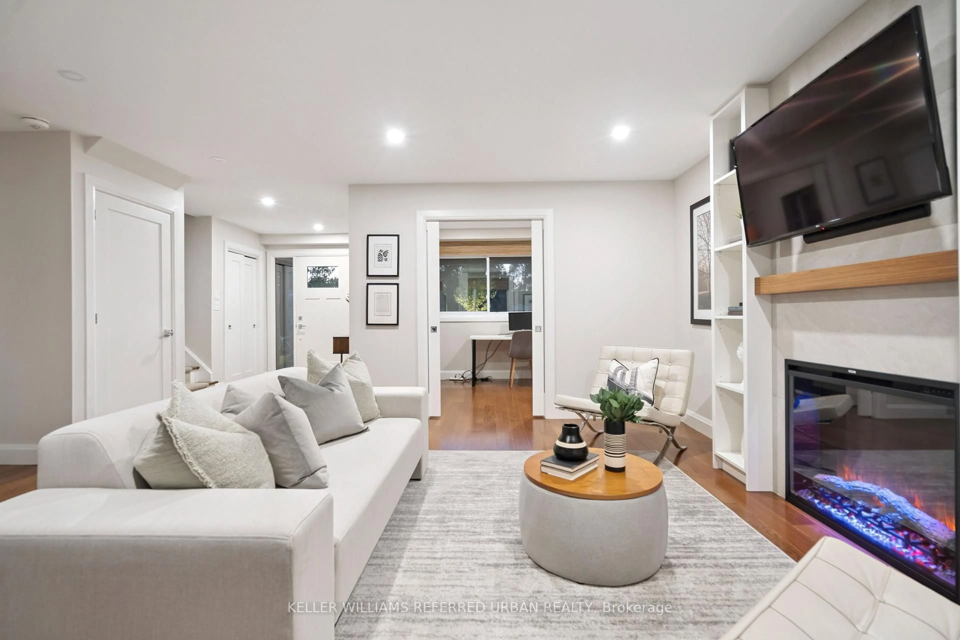 Living room with furniture, unknown for 238 Slater Cres, Oakville Ontario L6K 2C8
