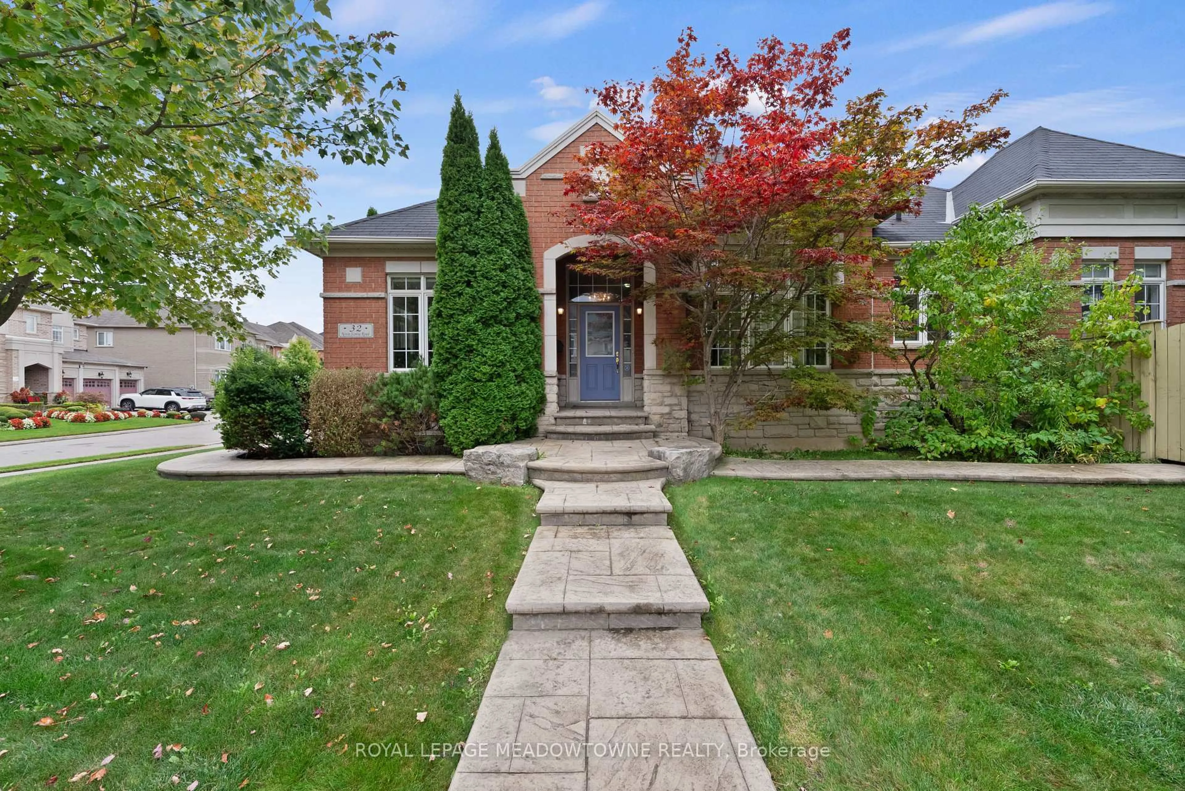 Home with brick exterior material, street for 32 Nova Scotia Rd, Brampton Ontario L6Y 5K5