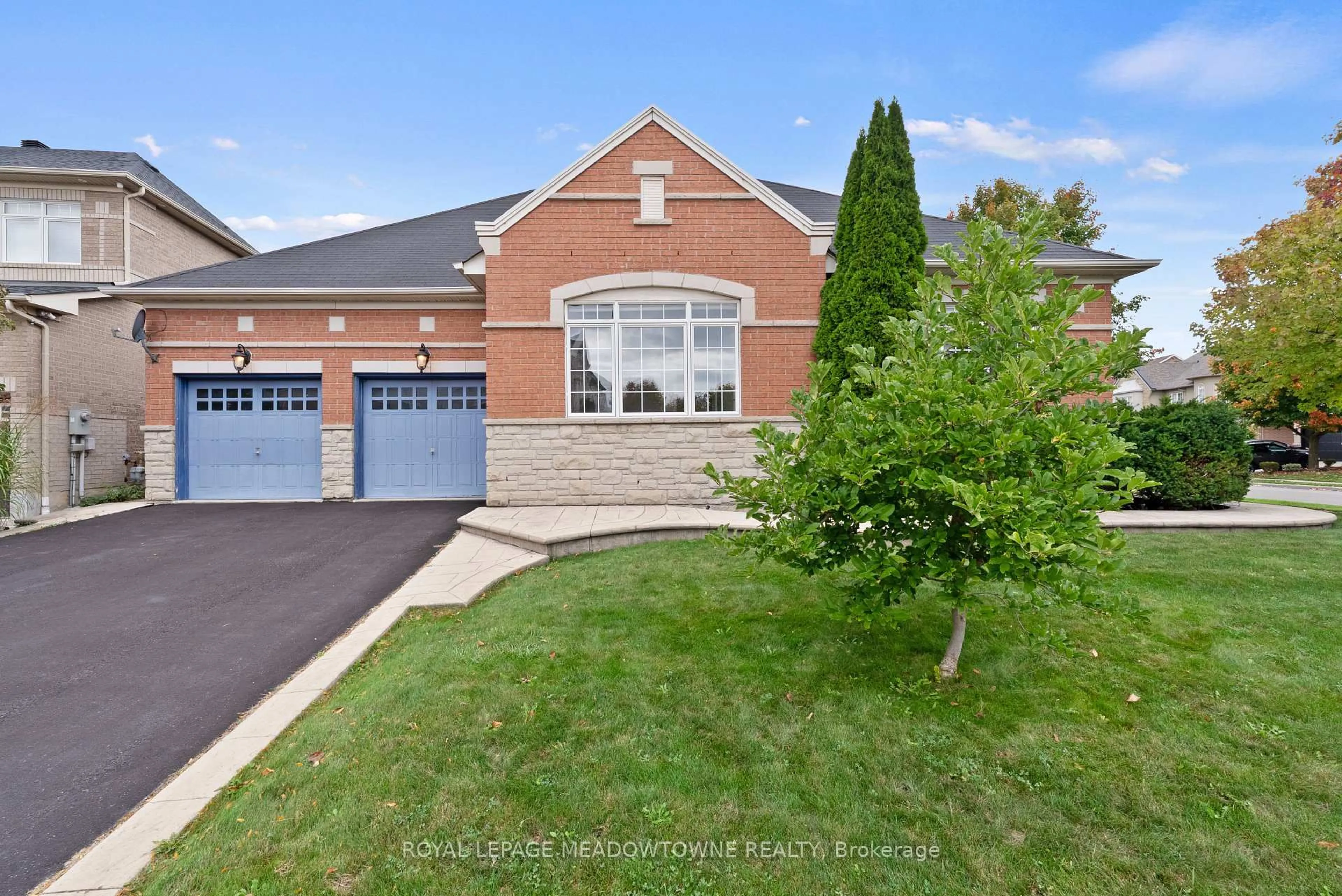 Unknown for 32 Nova Scotia Rd, Brampton Ontario L6Y 5K5