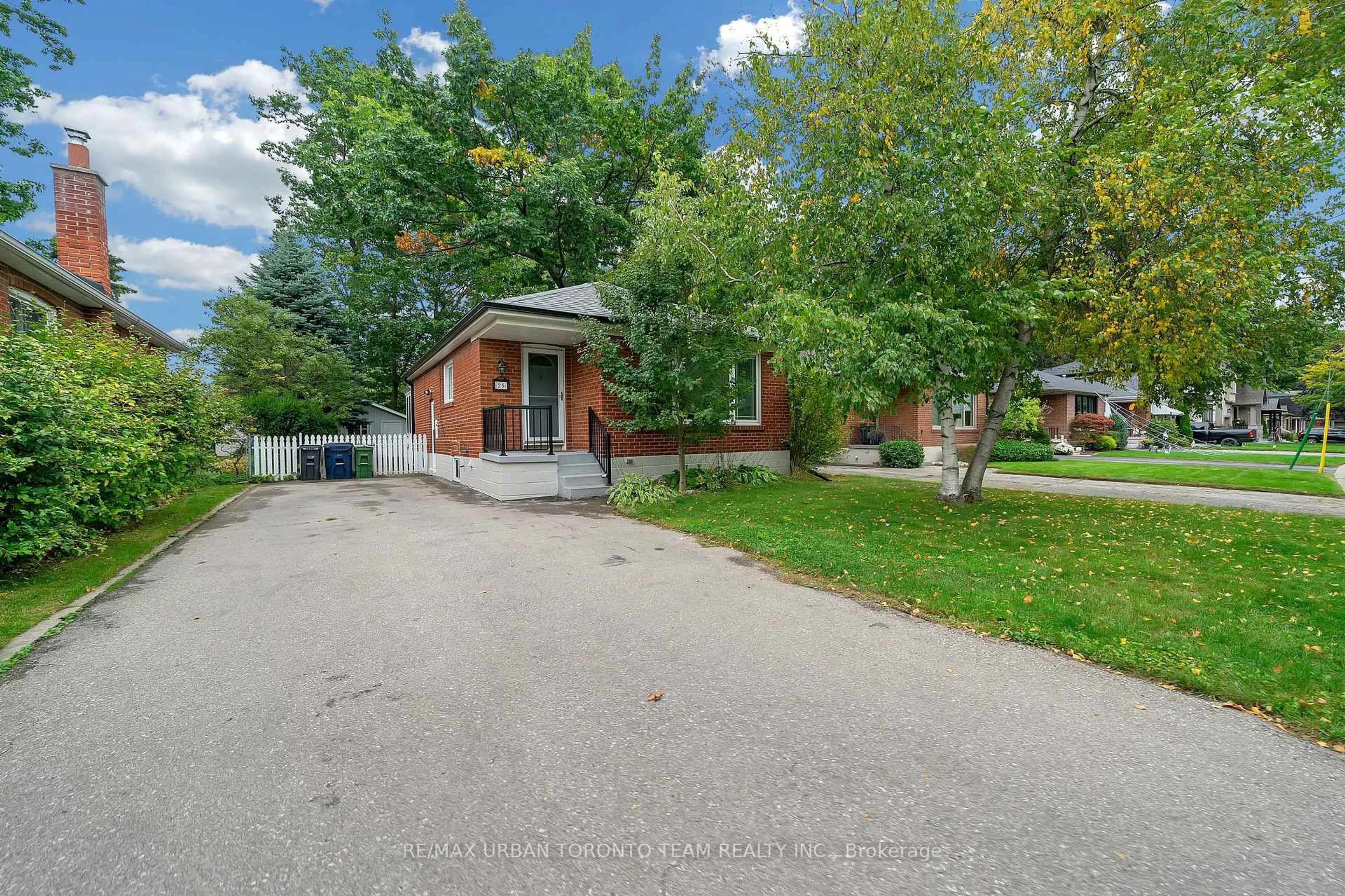 Patio, street for 25 Westhead Rd, Toronto Ontario M8W 4R7