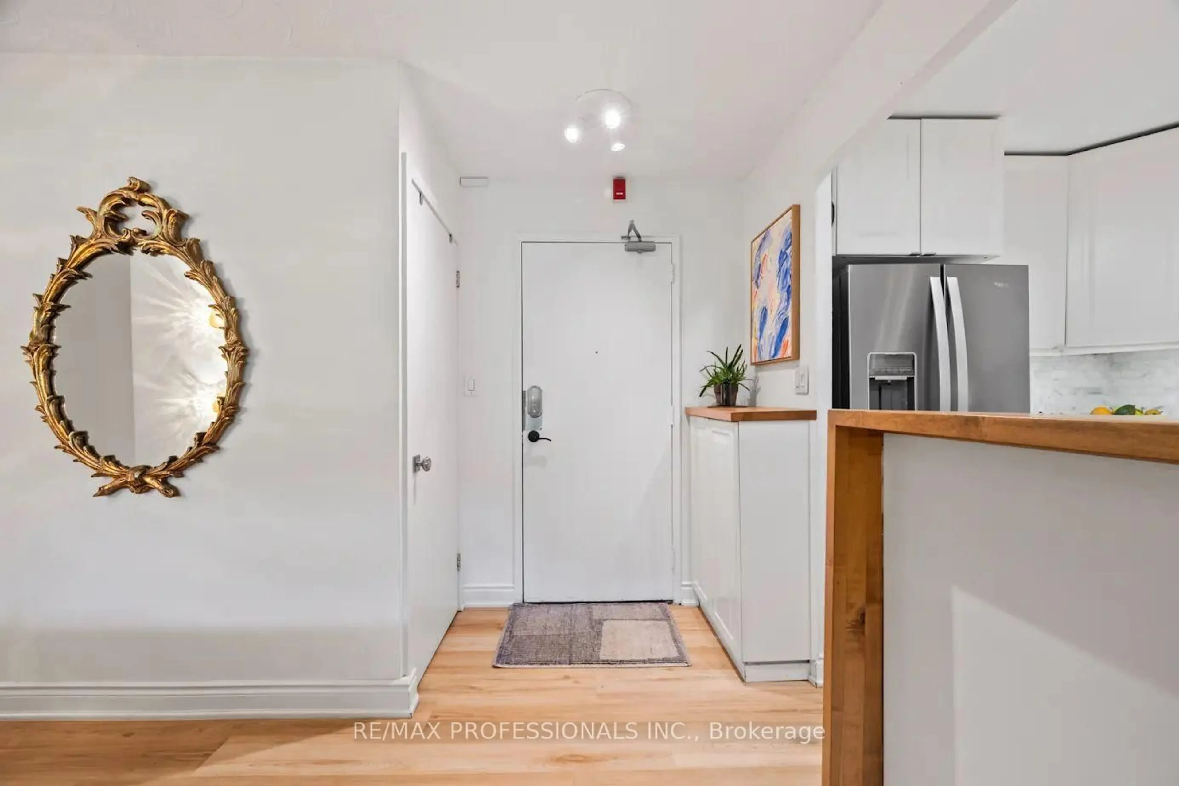 Indoor entryway for 80 Coe Hill Dr #4, Toronto Ontario M6S 3C9