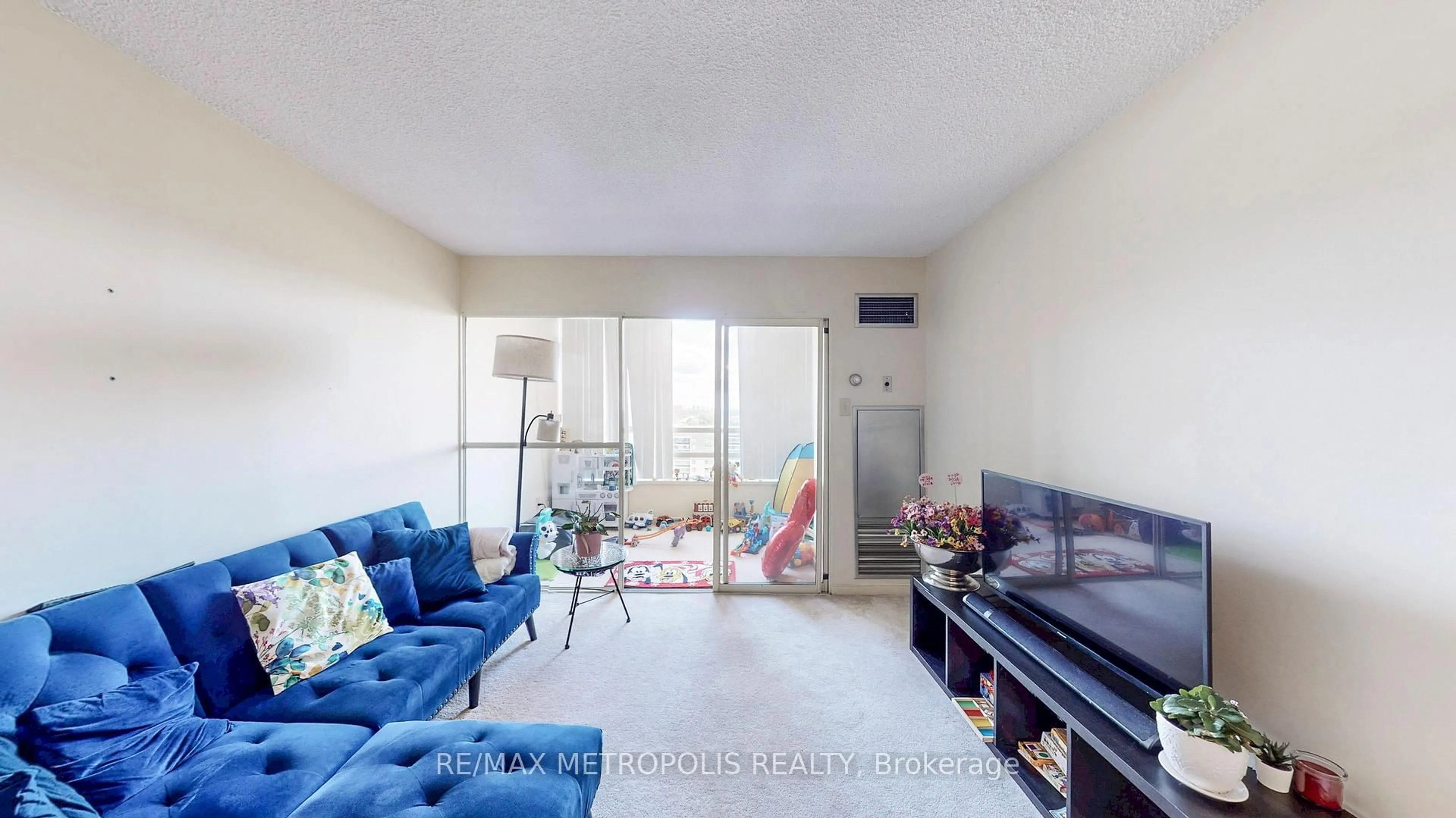 Living room with furniture, unknown for 75 King St #1709, Mississauga Ontario L5A 4G5
