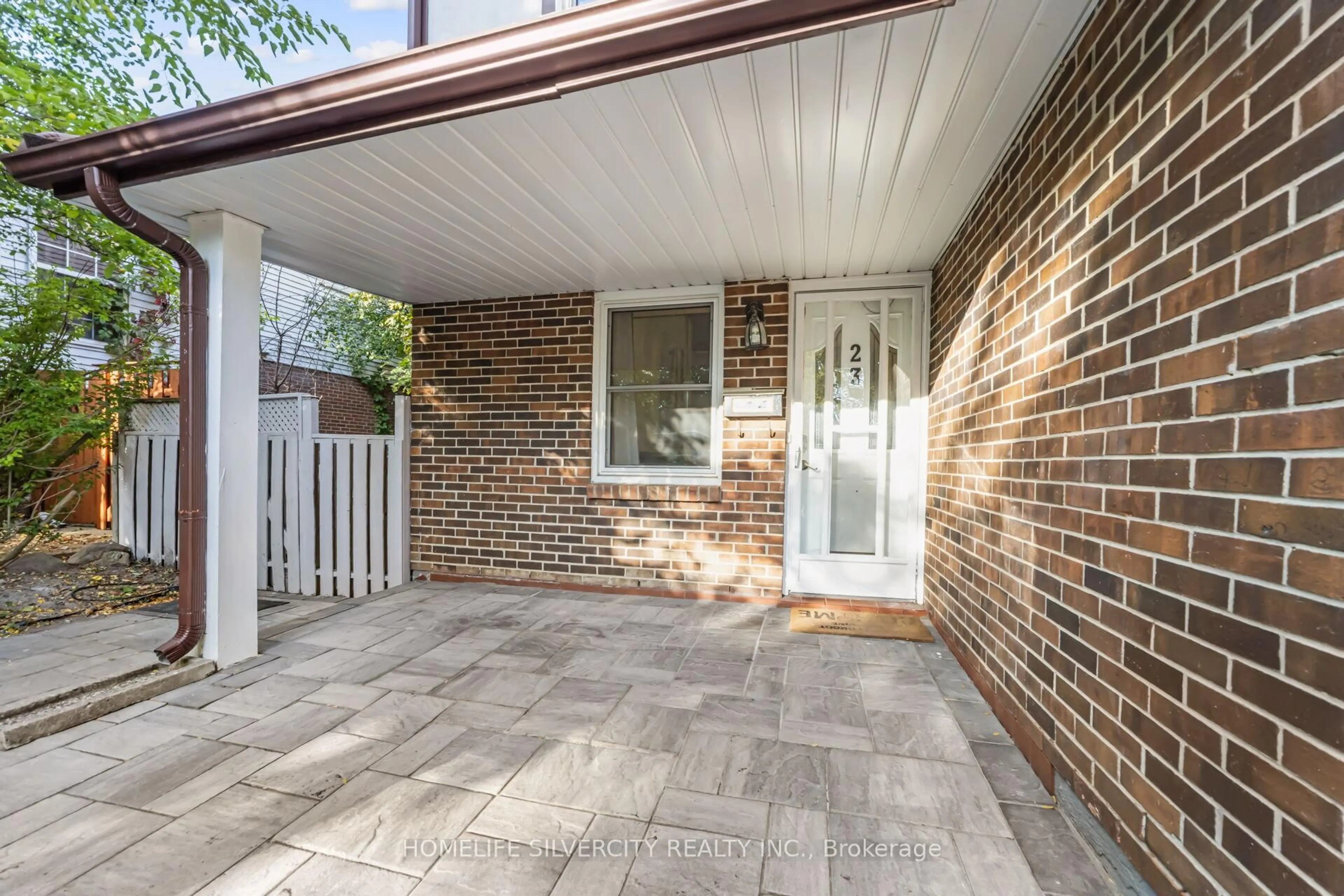 Patio, street for 23 Judith Cres, Brampton Ontario L6S 3J3