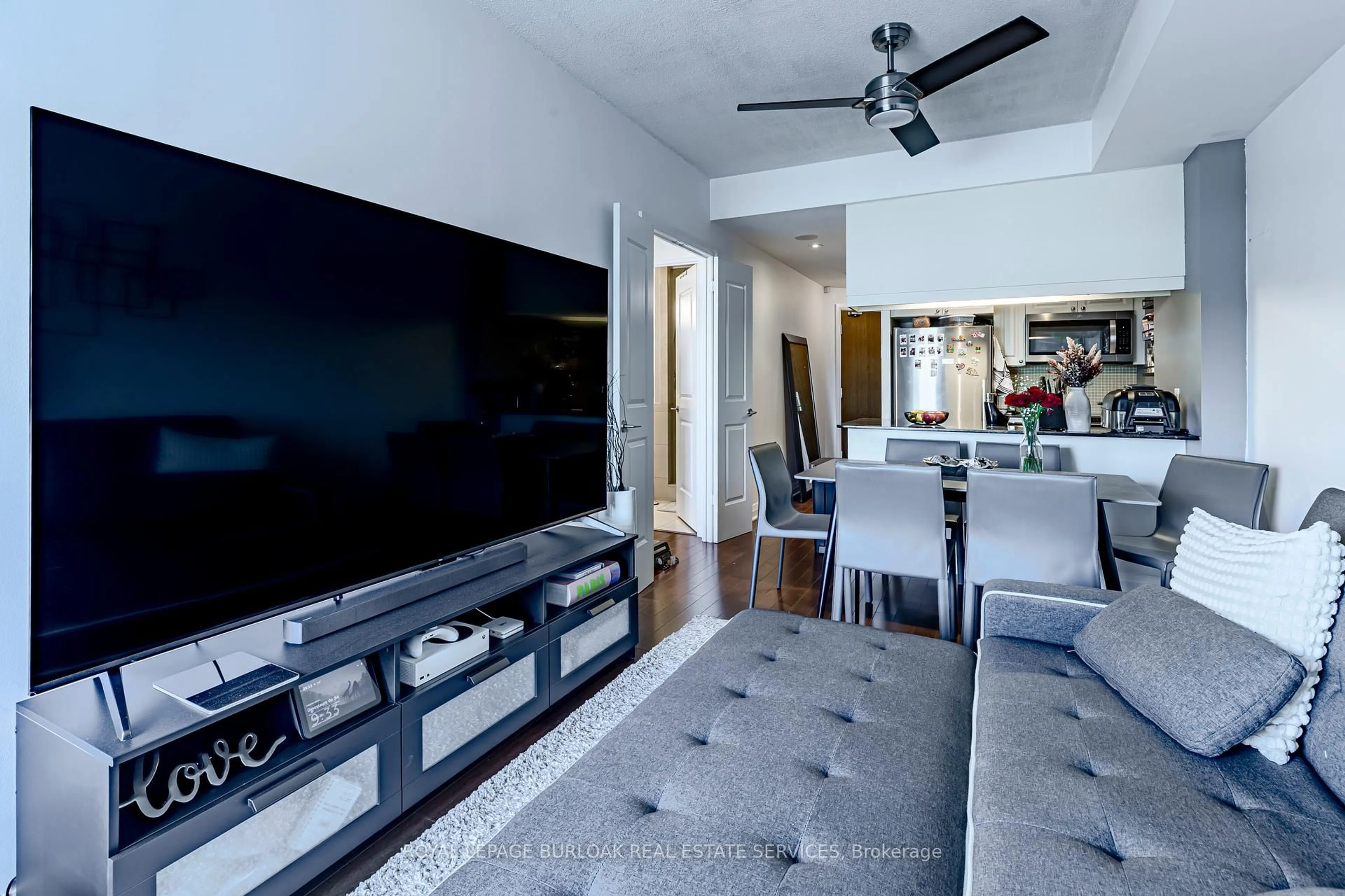 Home theater for 1055 Southdown Rd #502, Mississauga Ontario L5J 0A3